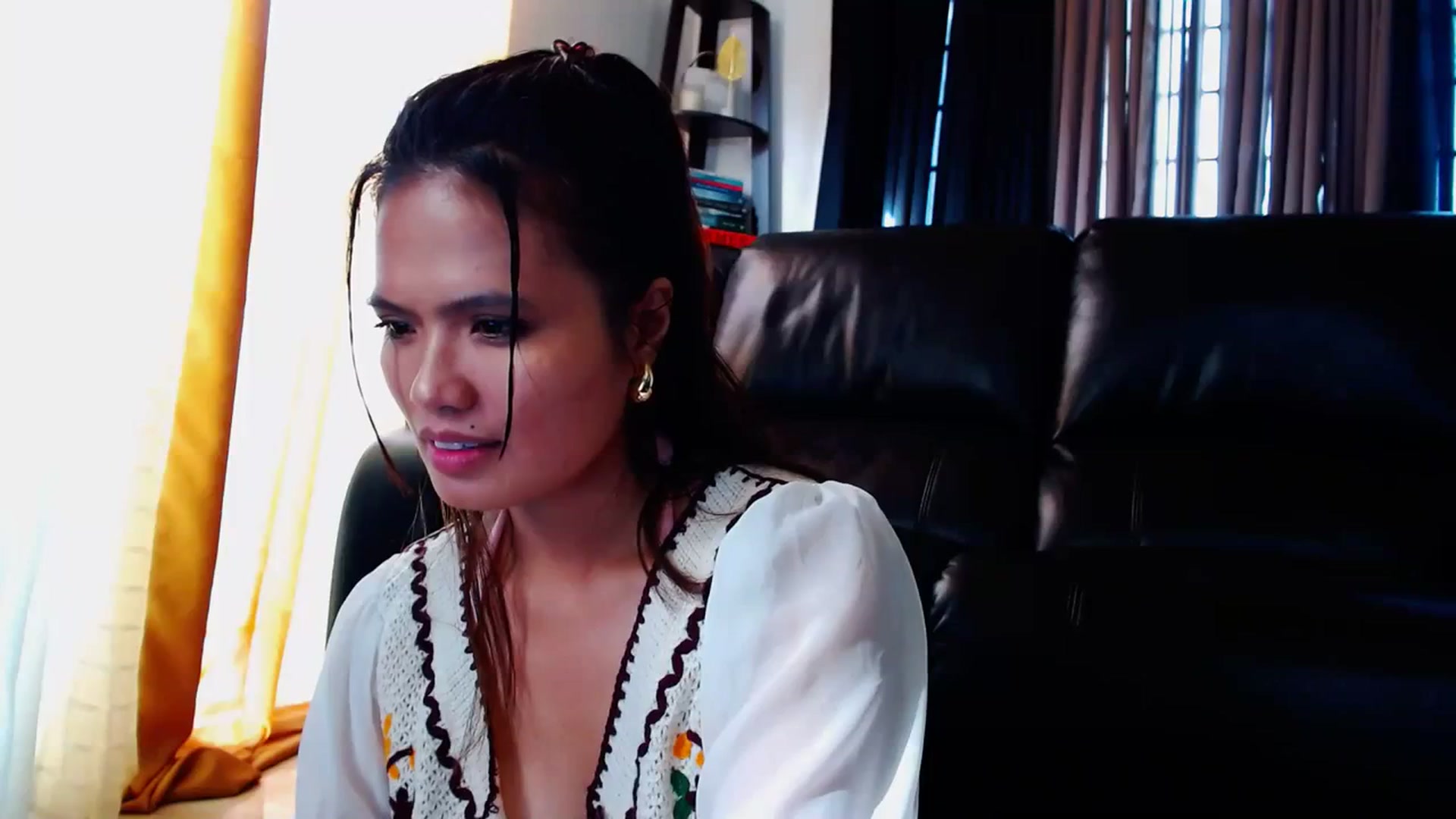 Gallery image thumbnail from SweetOne_4u's myfreecams stream on, 01/29/2024, 24:26 image 18 of 20