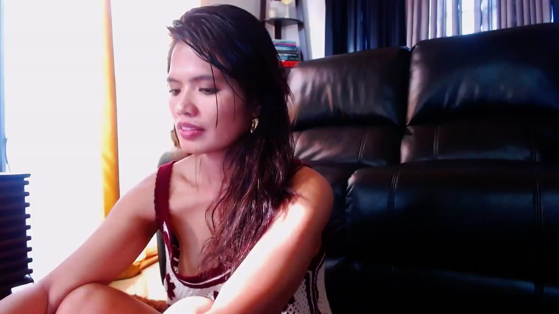Gallery image thumbnail from SweetOne_4u's myfreecams stream on, 02/01/2024, 24:37 image 17 of 20