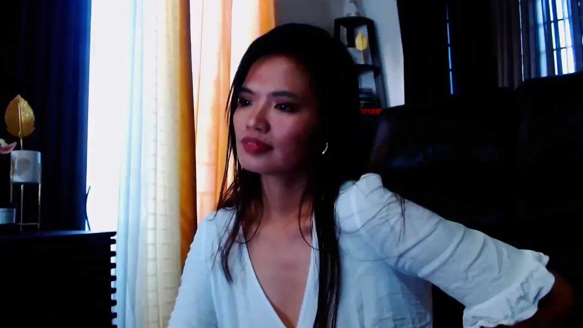 Gallery image thumbnail from SweetOne_4u's myfreecams stream on, 02/03/2024, 24:01 image 4 of 20