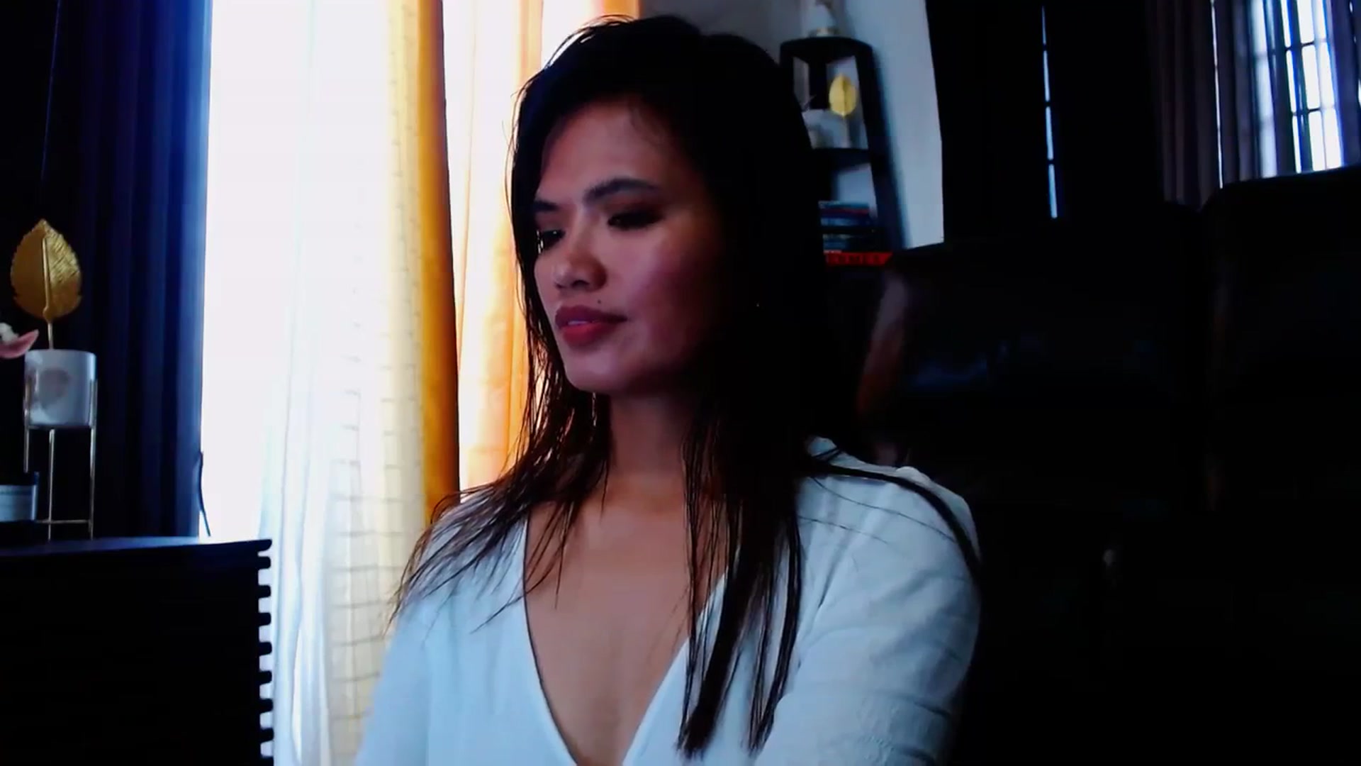 Gallery image thumbnail from SweetOne_4u's myfreecams stream on, 02/03/2024, 24:01 image 16 of 20