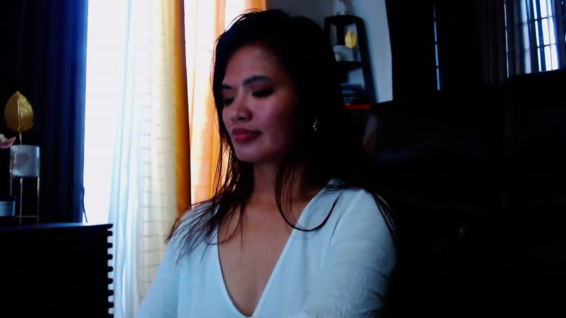 Gallery image thumbnail from SweetOne_4u's myfreecams stream on, 02/03/2024, 24:01 image 15 of 20