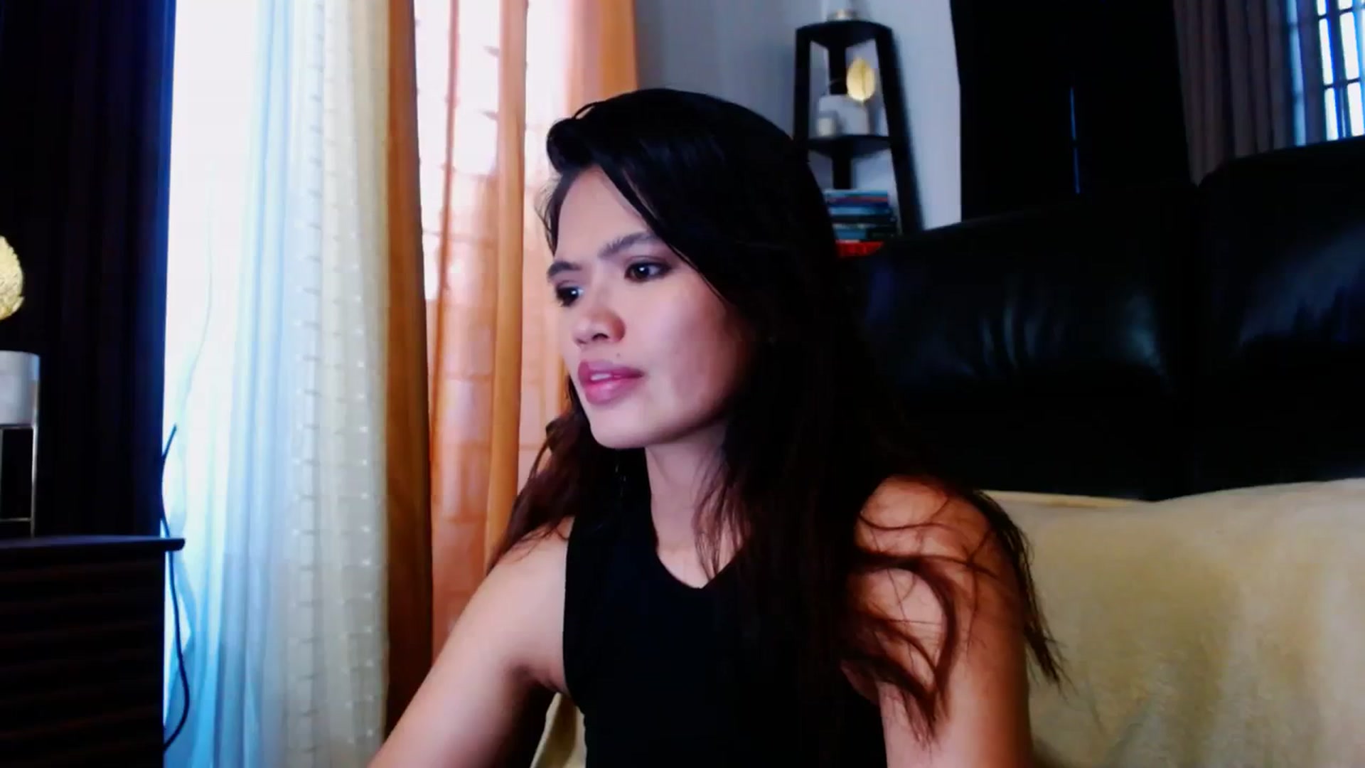 Gallery image thumbnail from SweetOne_4u's myfreecams stream on, 02/10/2024, 22:17 image 17 of 20