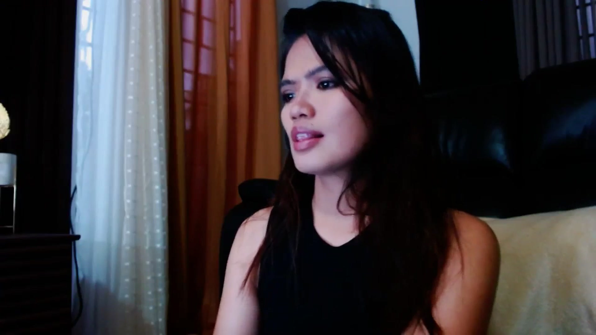 Gallery image thumbnail from SweetOne_4u's myfreecams stream on, 02/10/2024, 22:17 image 3 of 20