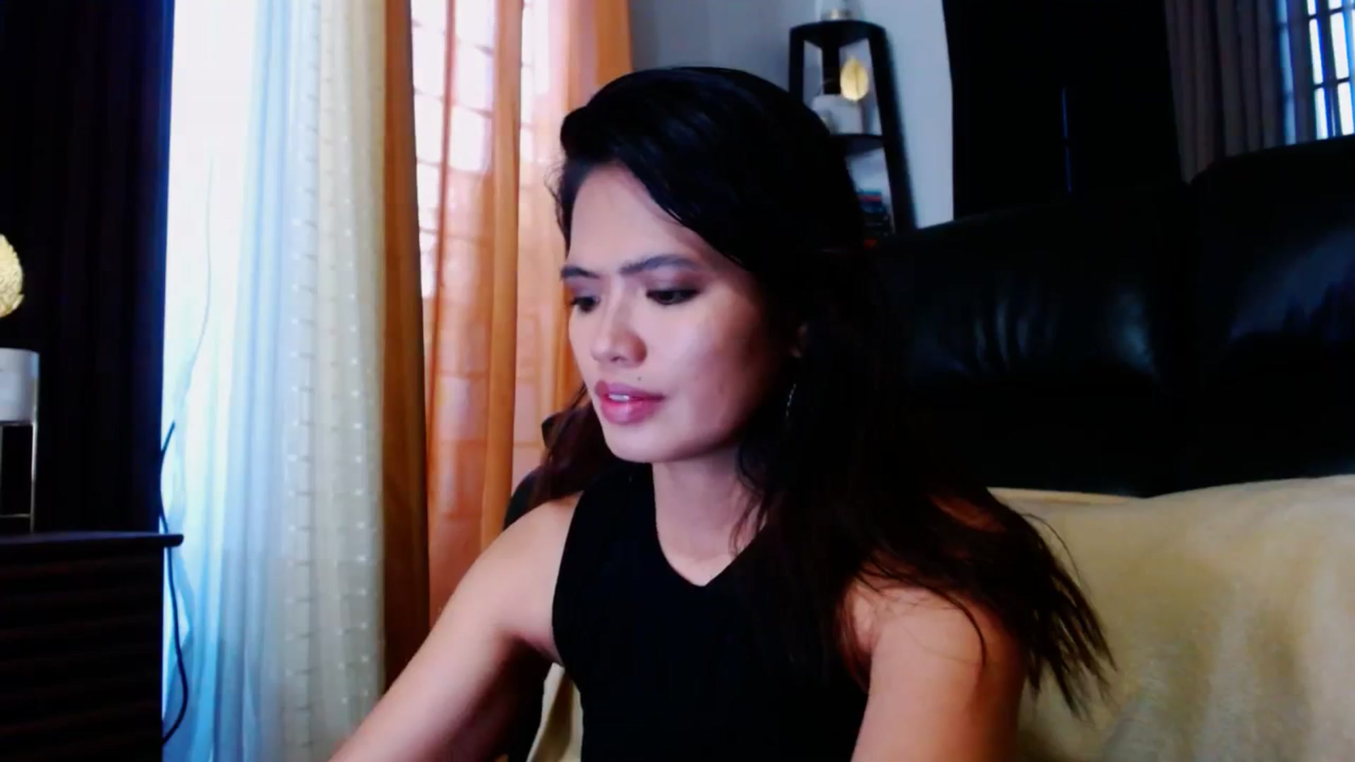 Gallery image thumbnail from SweetOne_4u's myfreecams stream on, 02/10/2024, 22:17 image 15 of 20