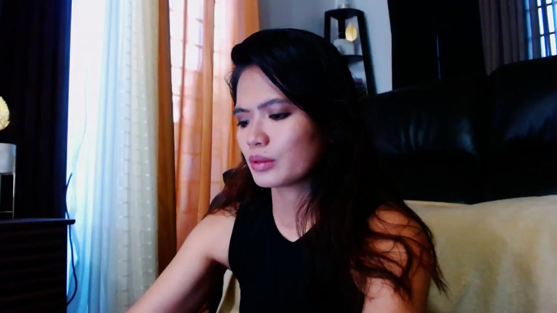 Gallery image thumbnail from SweetOne_4u's myfreecams stream on, 02/10/2024, 22:17 image 16 of 20