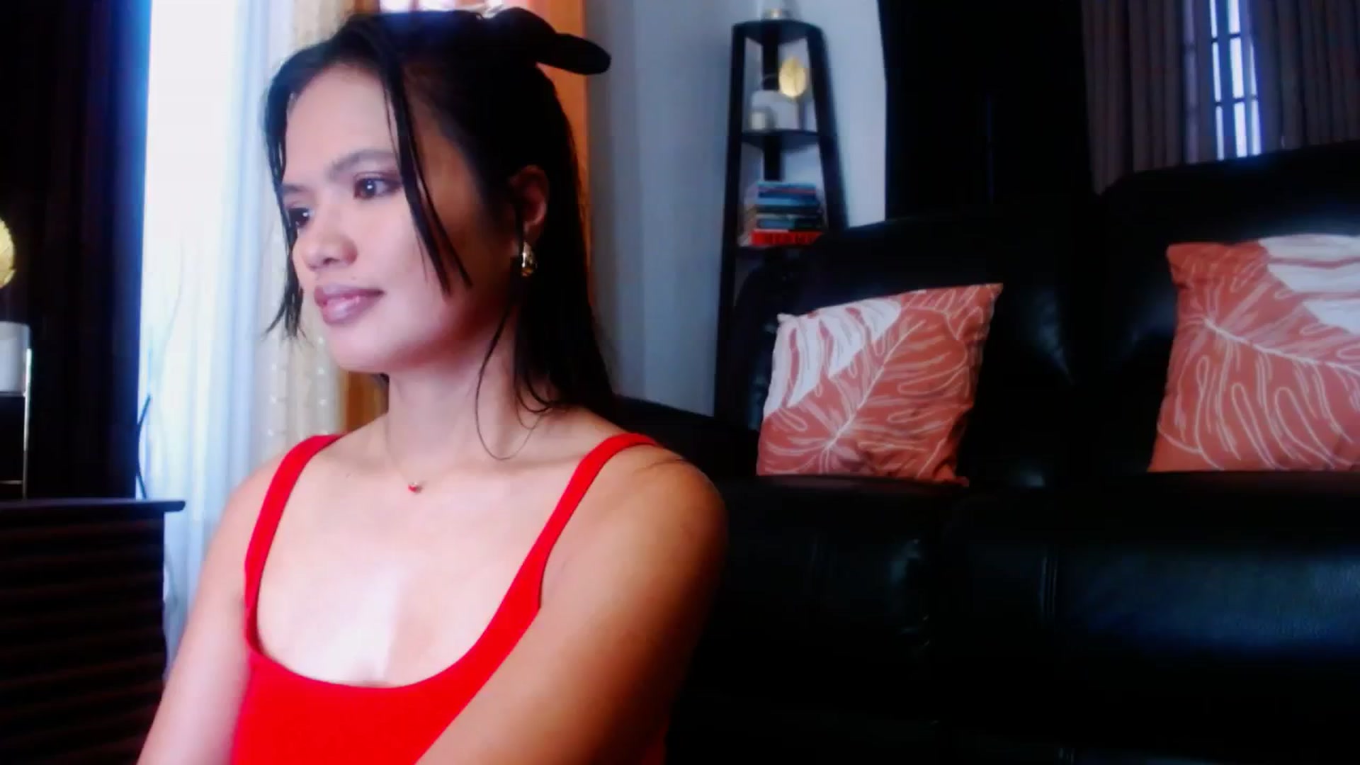 Gallery image thumbnail from SweetOne_4u's myfreecams stream on, 02/12/2024, 22:17 image 3 of 20