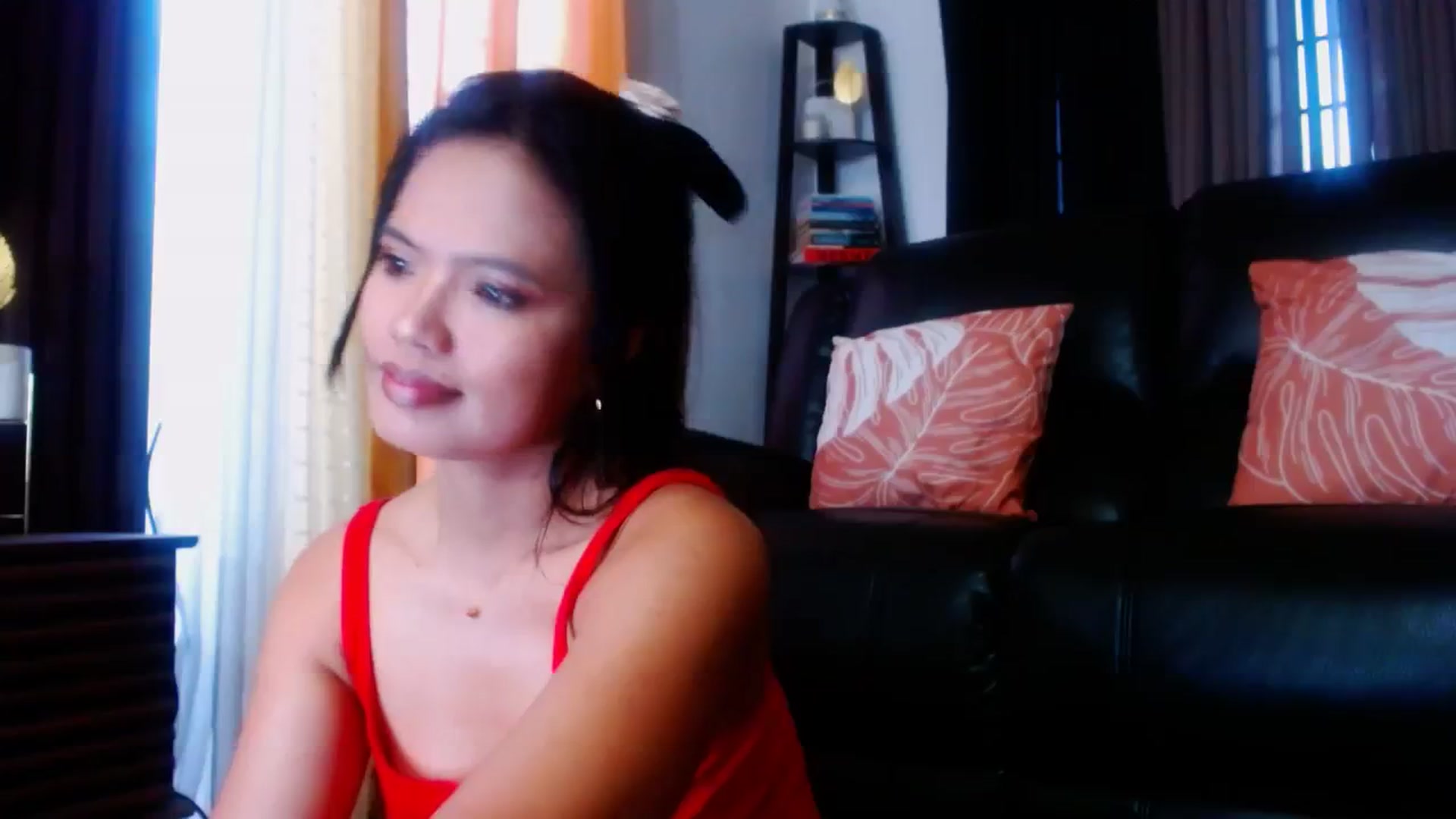 Gallery image thumbnail from SweetOne_4u's myfreecams stream on, 02/12/2024, 22:17 image 16 of 20