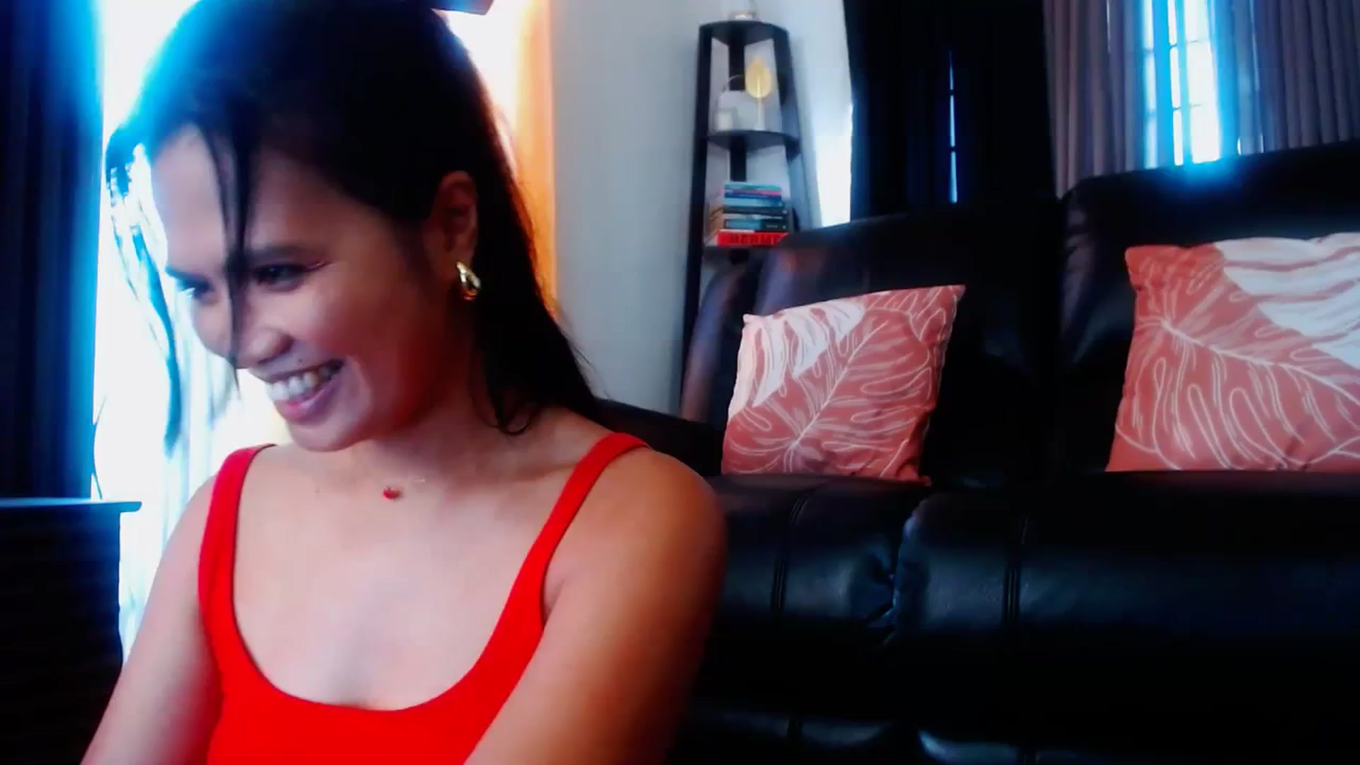 Gallery image thumbnail from SweetOne_4u's myfreecams stream on, 02/12/2024, 23:55 image 11 of 20