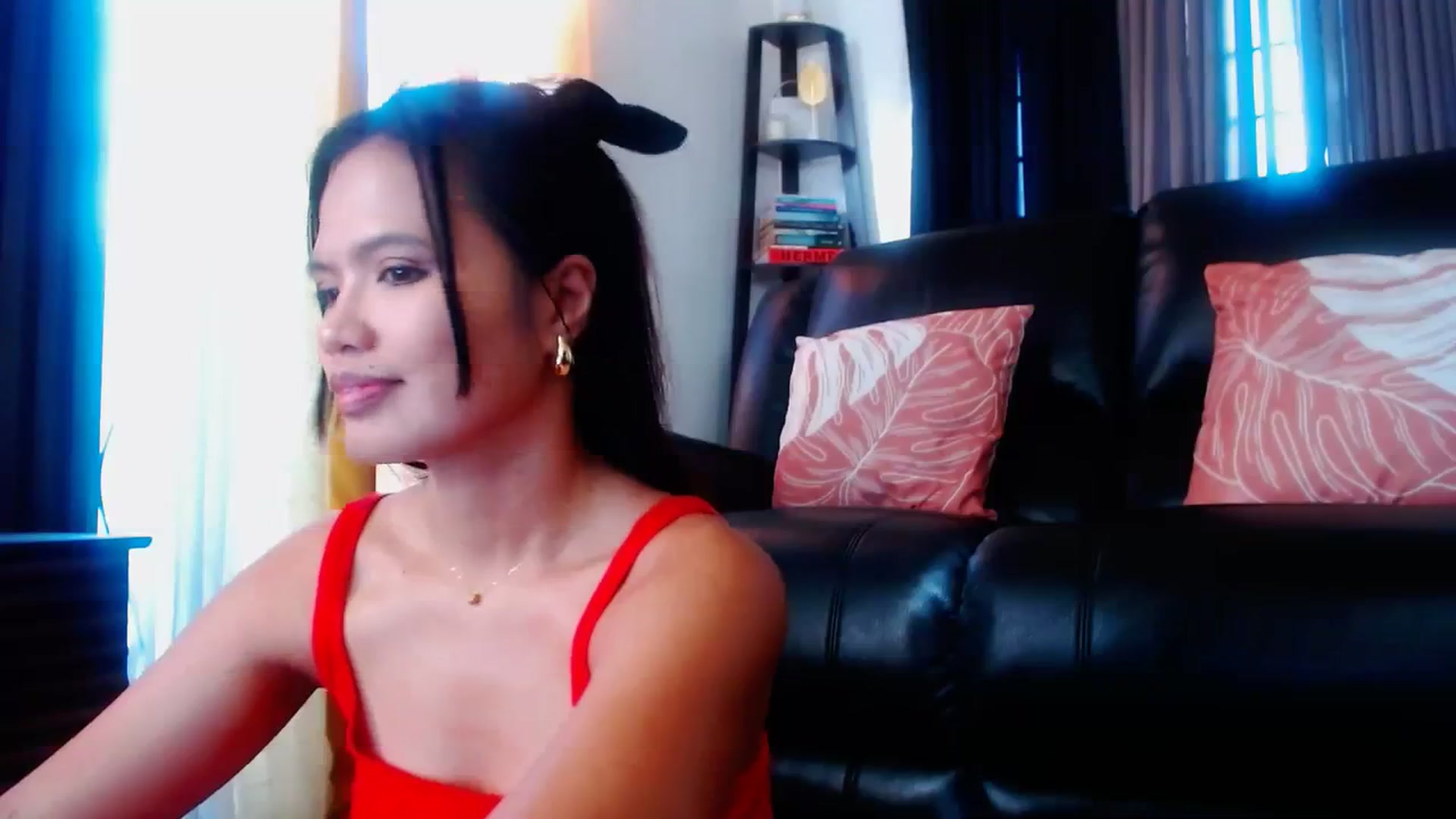 Gallery image thumbnail from SweetOne_4u's myfreecams stream on, 02/12/2024, 23:55 image 10 of 20