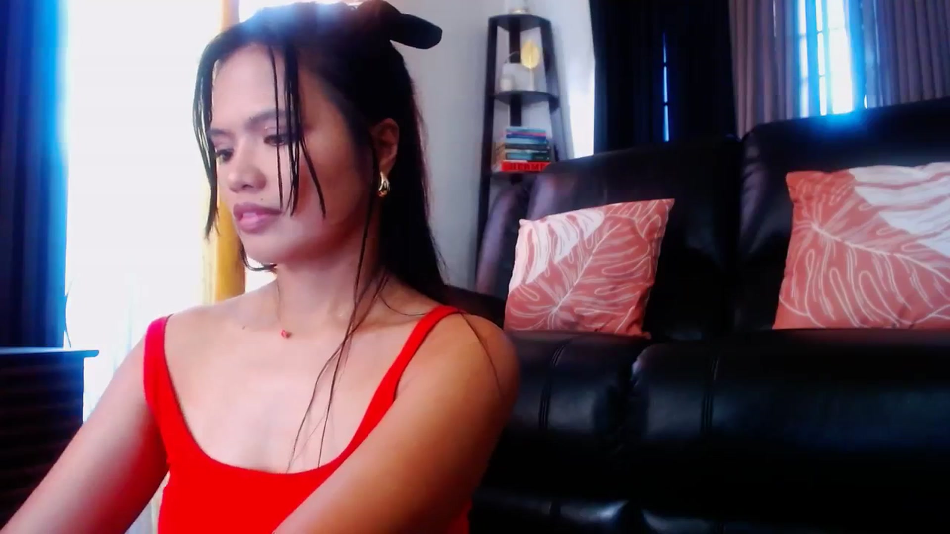 Gallery image thumbnail from SweetOne_4u's myfreecams stream on, 02/12/2024, 23:55 image 9 of 20
