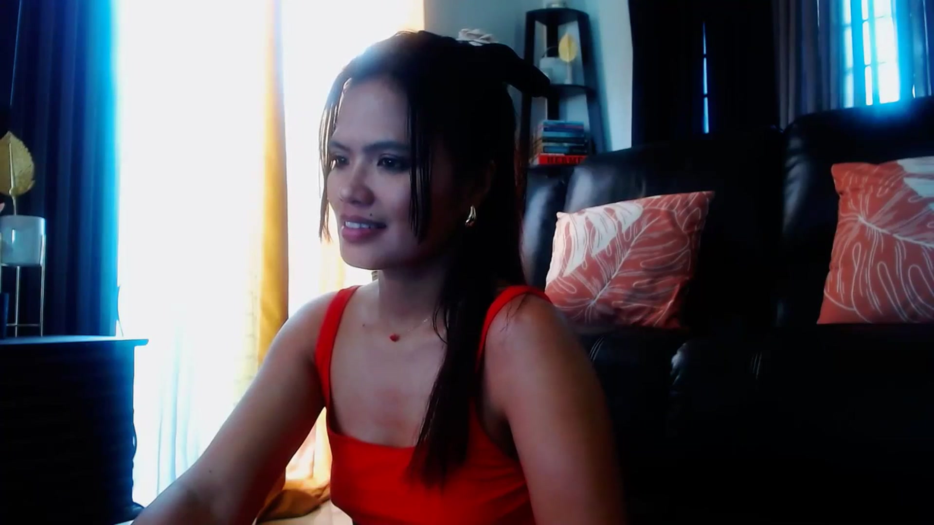 Gallery image thumbnail from SweetOne_4u's myfreecams stream on, 02/13/2024, 01:17 image 14 of 20
