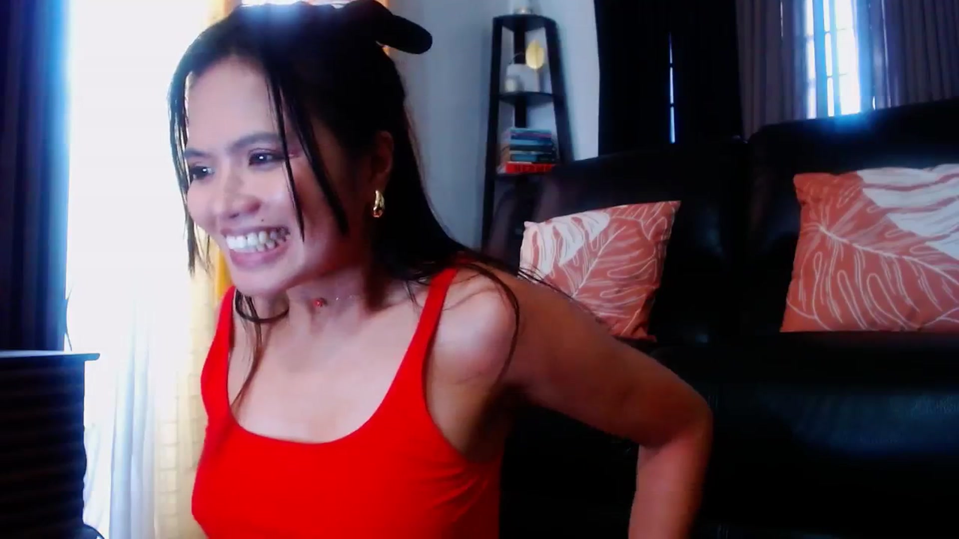 Gallery image thumbnail from SweetOne_4u's myfreecams stream on, 02/13/2024, 01:17 image 11 of 20