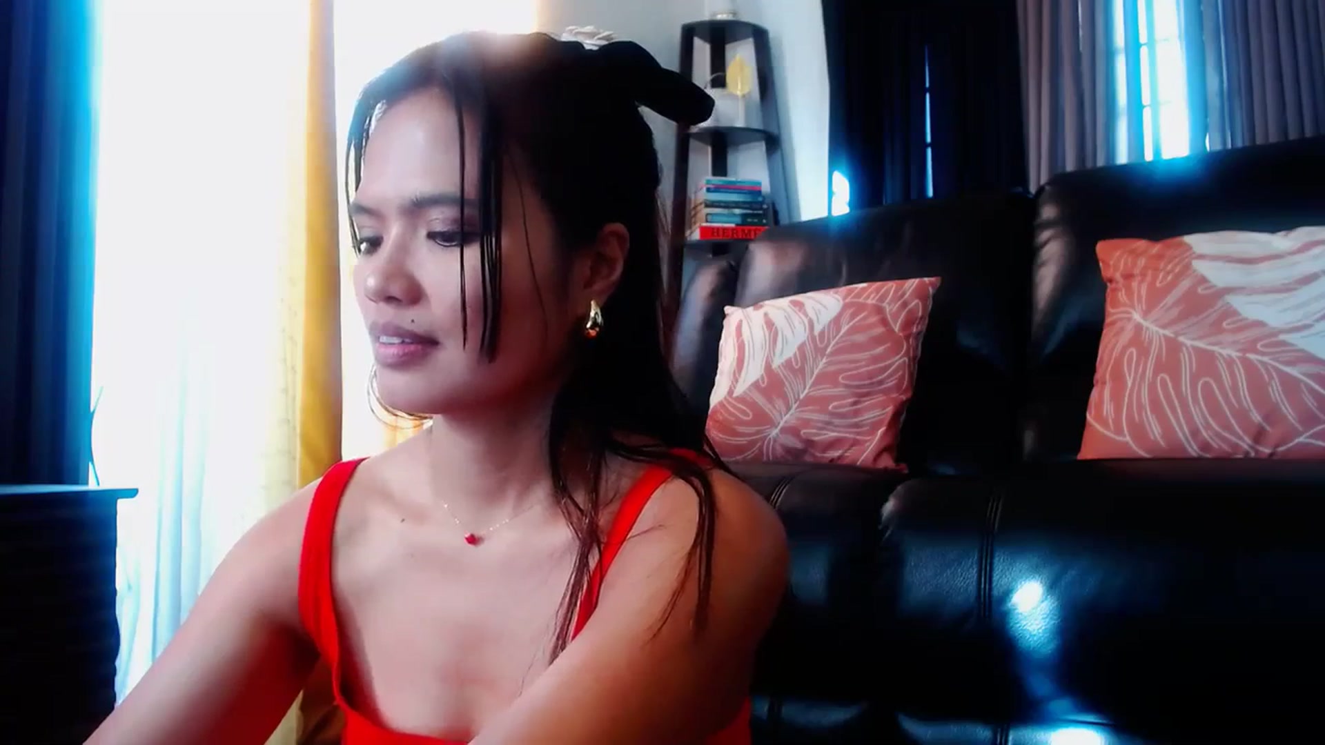 Gallery image thumbnail from SweetOne_4u's myfreecams stream on, 02/13/2024, 01:17 image 2 of 20