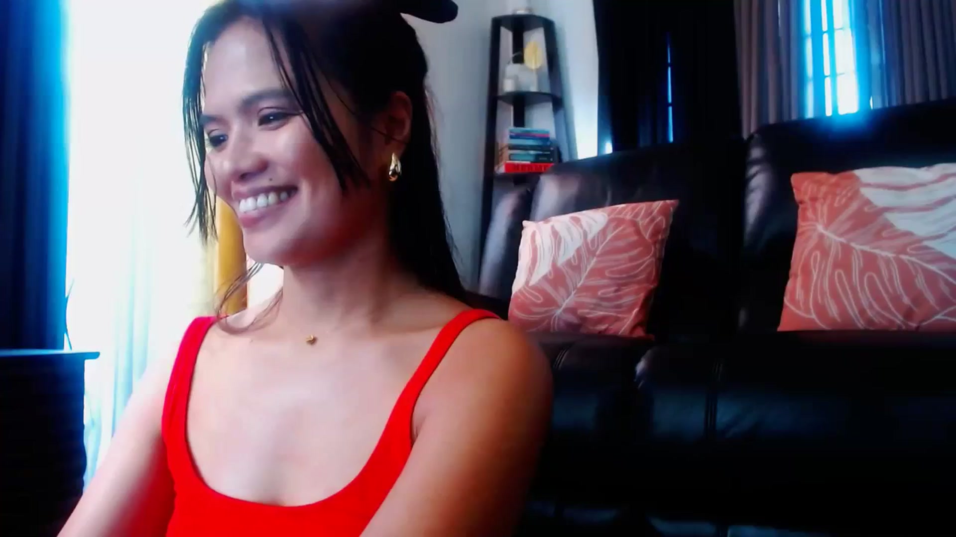 Gallery image thumbnail from SweetOne_4u's myfreecams stream on, 02/13/2024, 01:17 image 5 of 20