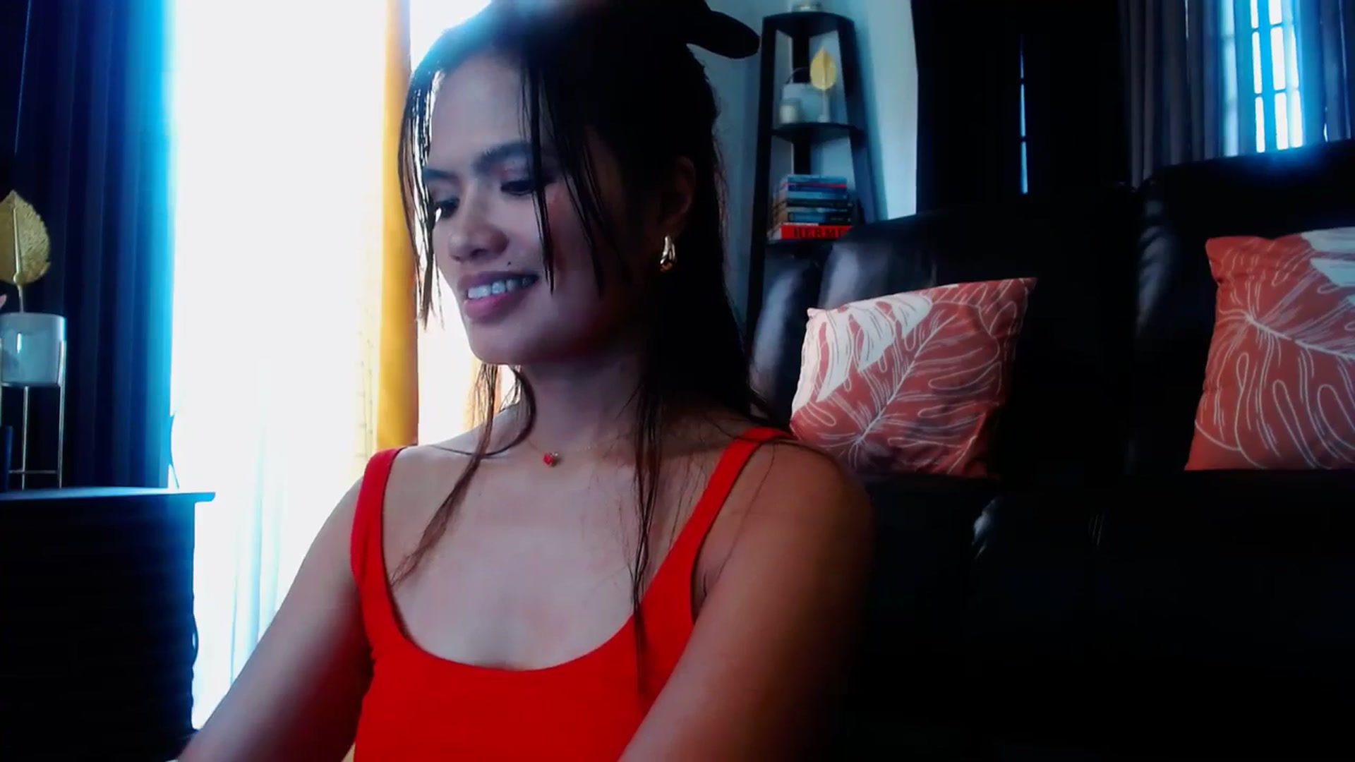 Gallery image thumbnail from SweetOne_4u's myfreecams stream on, 02/13/2024, 01:17 image 13 of 20