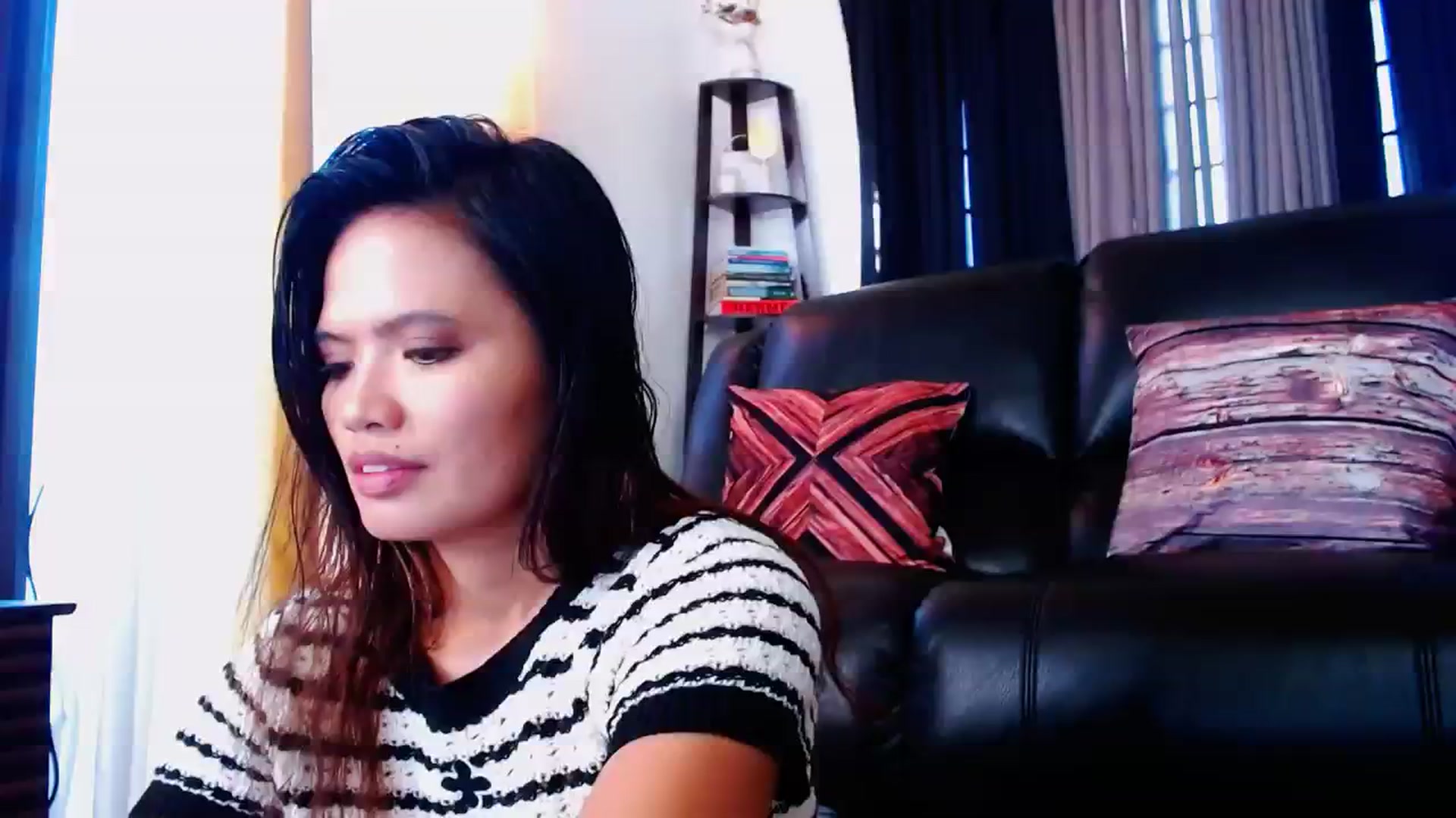 Gallery image thumbnail from SweetOne_4u's myfreecams stream on, 02/18/2024, 23:57 image 13 of 20