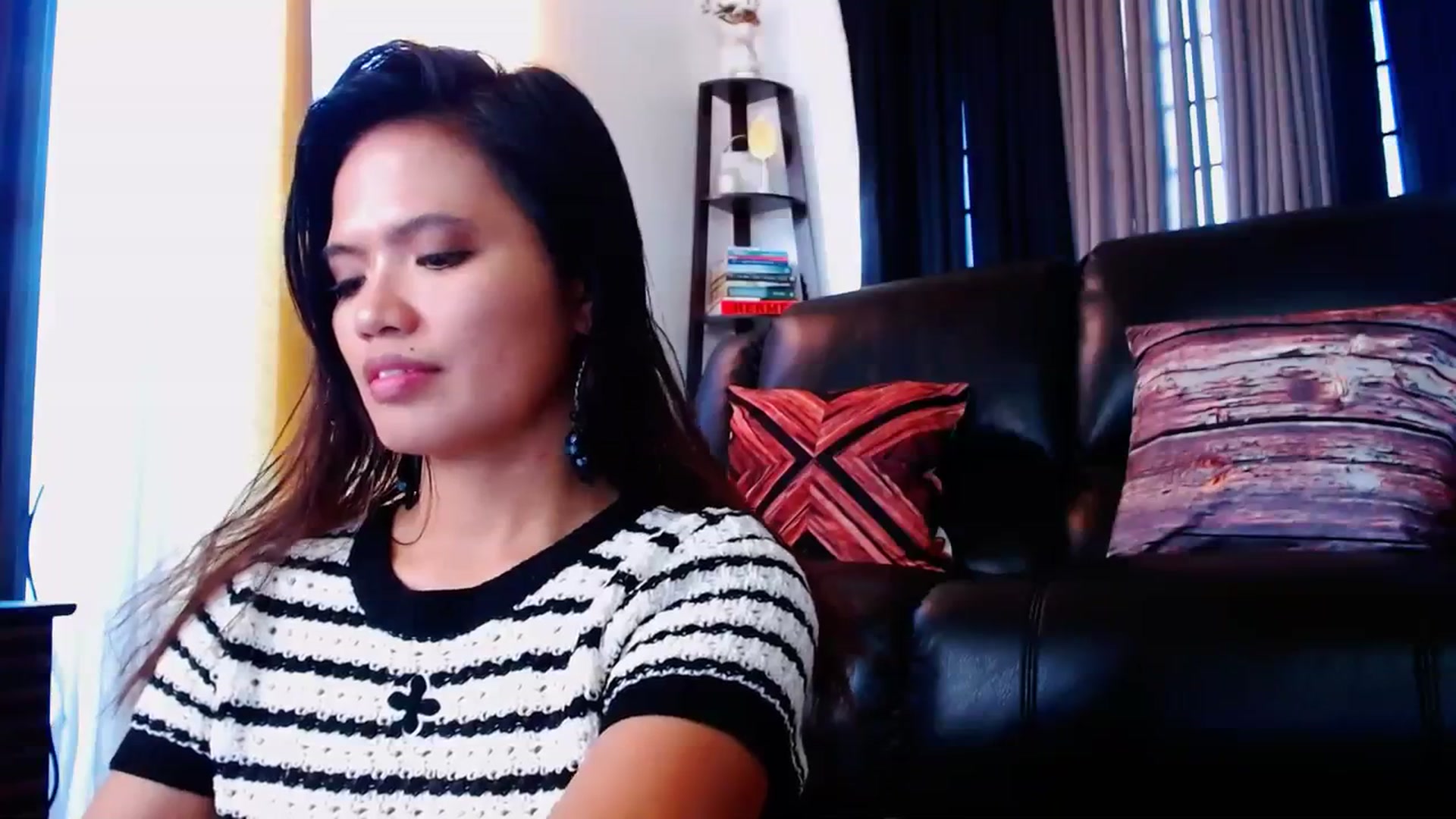 Gallery image thumbnail from SweetOne_4u's myfreecams stream on, 02/18/2024, 23:57 image 18 of 20