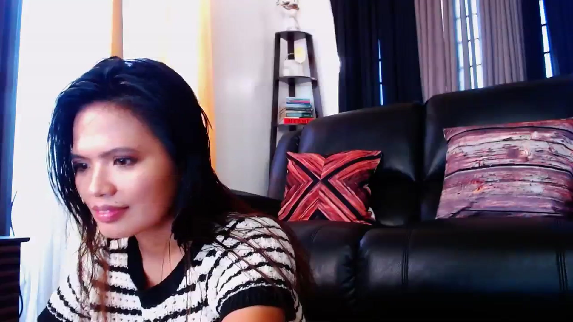 Gallery image thumbnail from SweetOne_4u's myfreecams stream on, 02/18/2024, 23:57 image 9 of 20