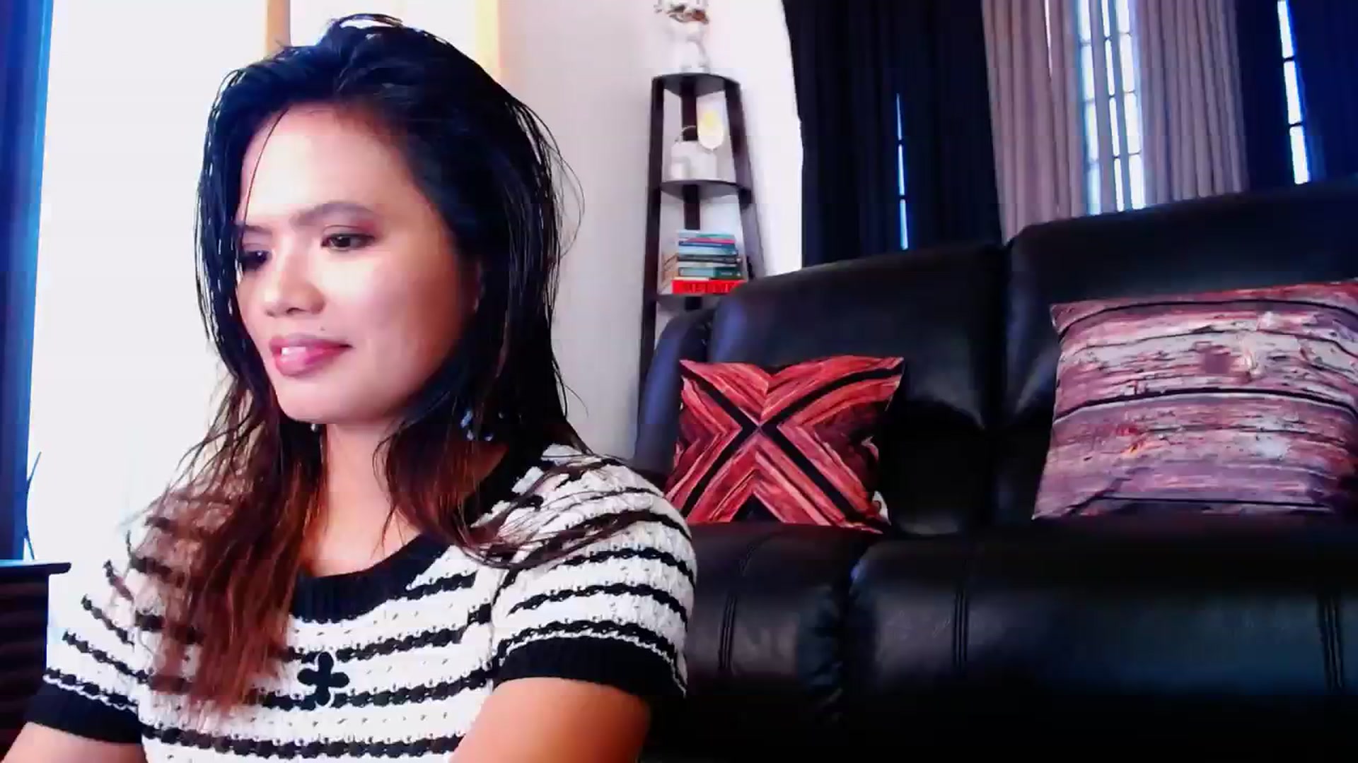 Gallery image thumbnail from SweetOne_4u's myfreecams stream on, 02/18/2024, 23:57 image 7 of 20