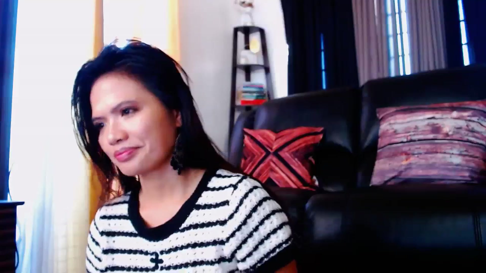 Gallery image thumbnail from SweetOne_4u's myfreecams stream on, 02/18/2024, 23:57 image 8 of 20