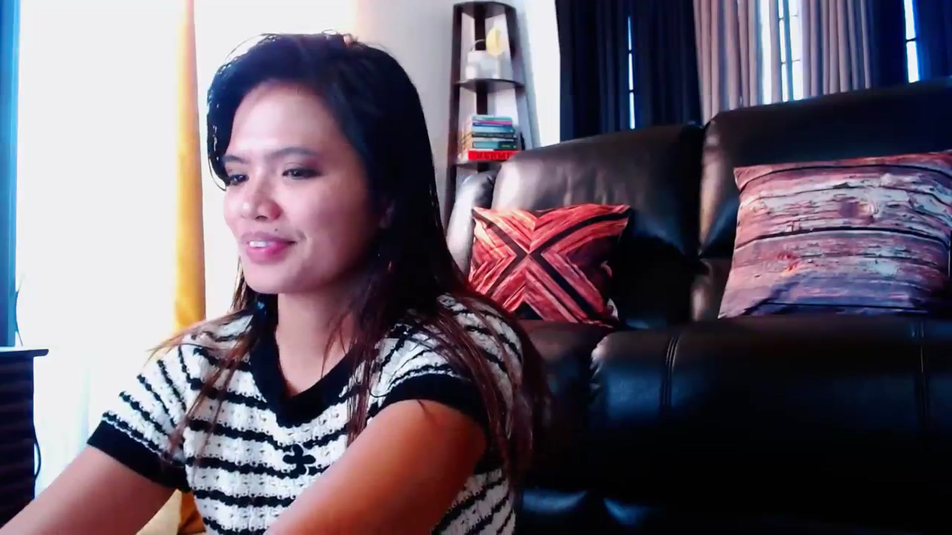 Gallery image thumbnail from SweetOne_4u's myfreecams stream on, 02/19/2024, 01:20 image 11 of 20