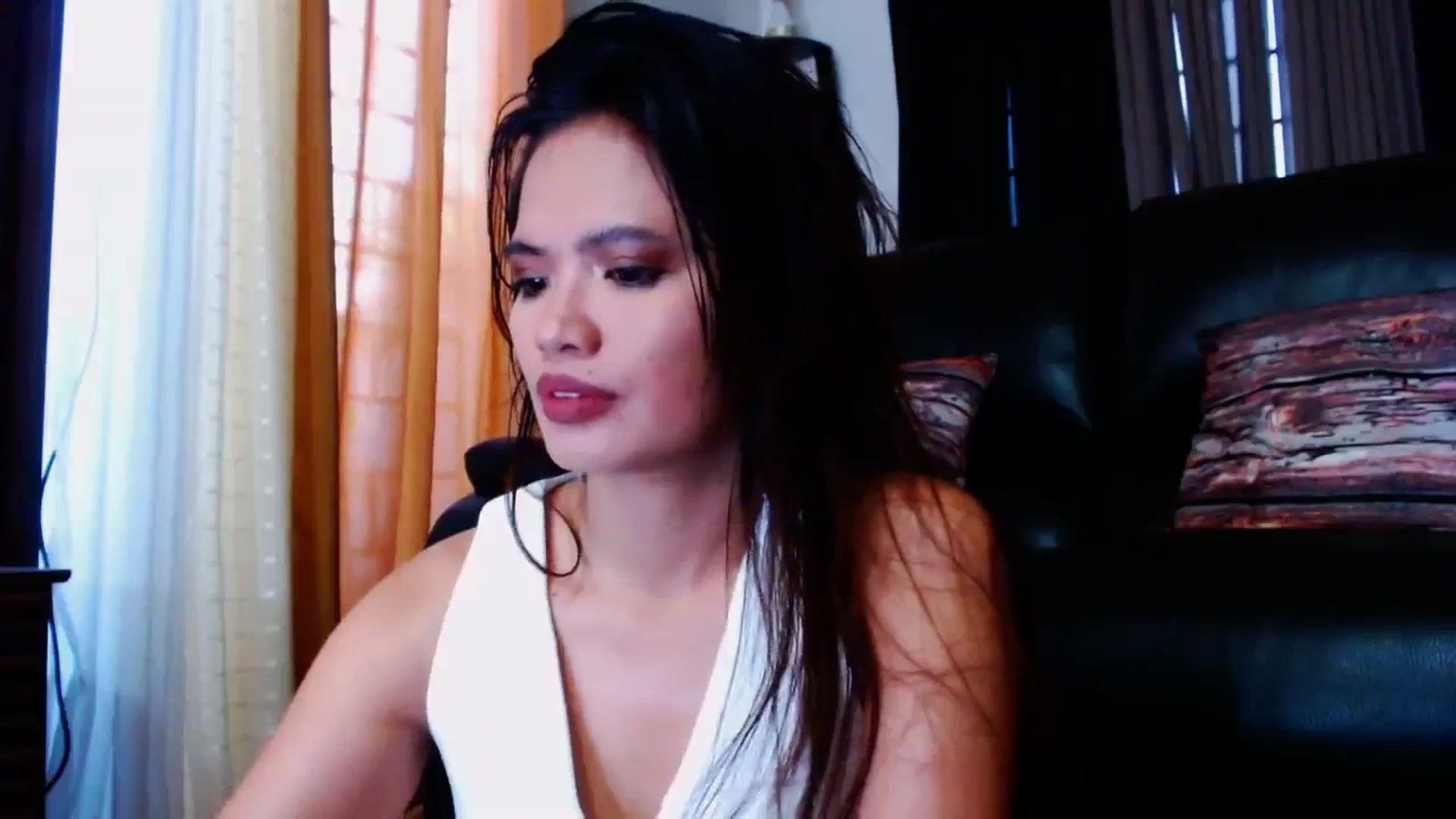 Gallery image thumbnail from SweetOne_4u's myfreecams stream on, 02/20/2024, 22:33 image 5 of 20