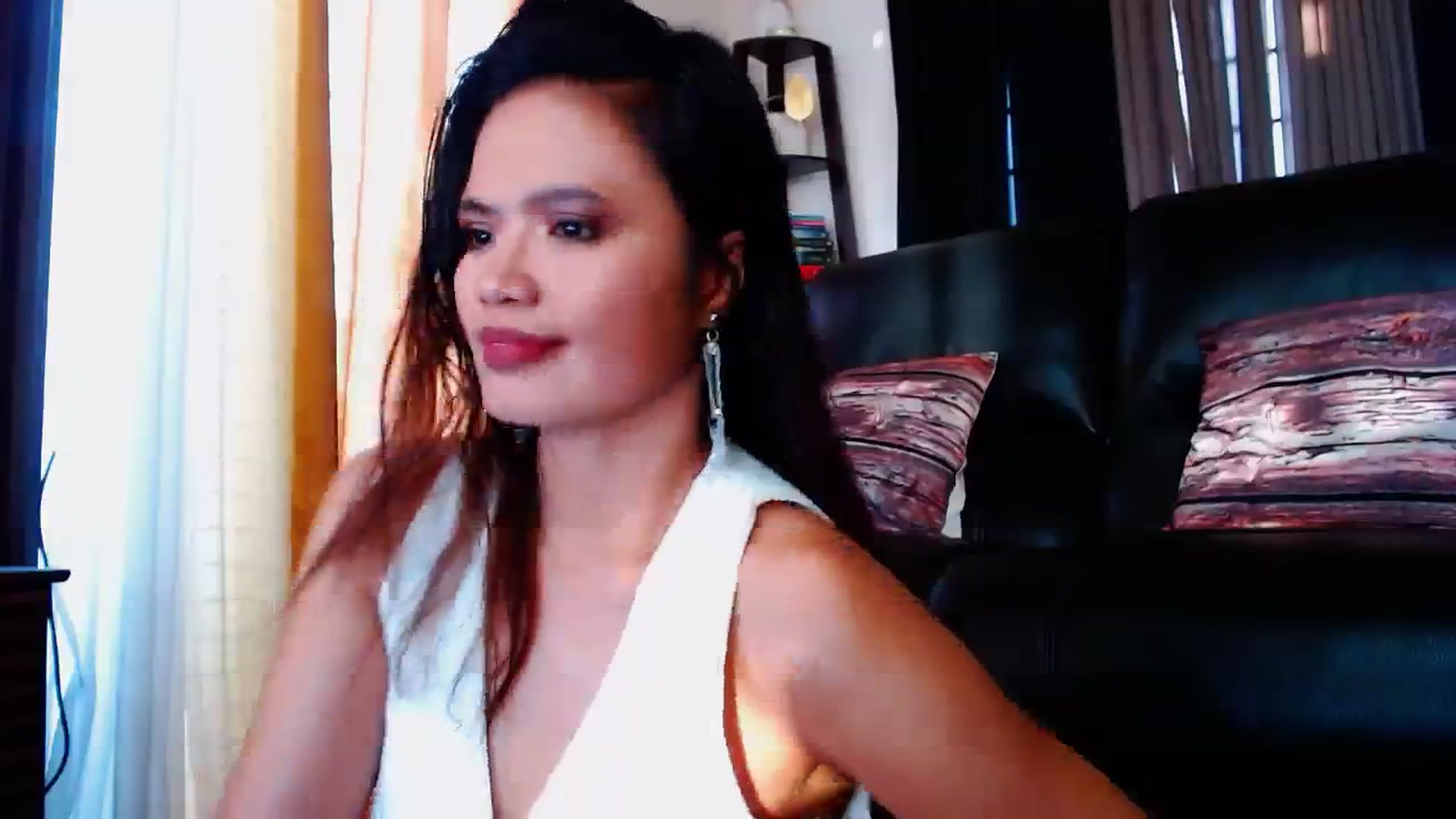 Gallery image thumbnail from SweetOne_4u's myfreecams stream on, 02/20/2024, 22:33 image 15 of 20