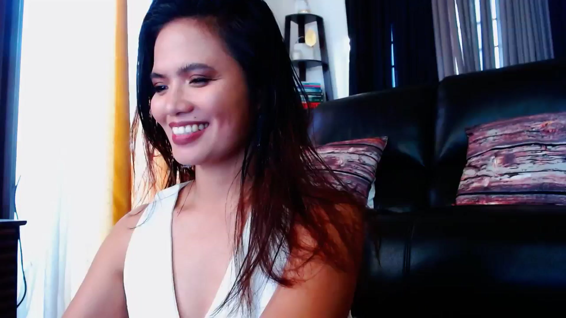 Gallery image thumbnail from SweetOne_4u's myfreecams stream on, 02/21/2024, 24:13 image 1 of 20