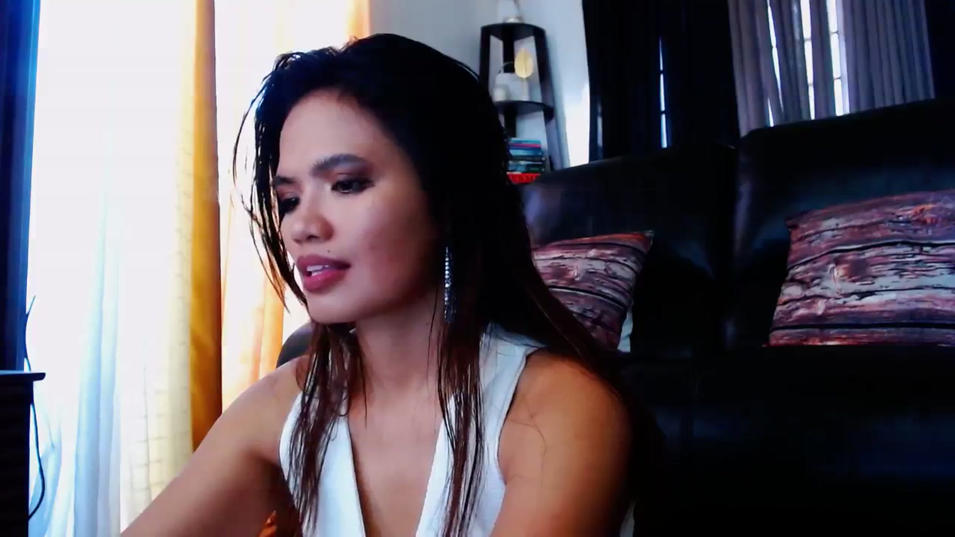 Gallery image thumbnail from SweetOne_4u's myfreecams stream on, 02/21/2024, 24:13 image 8 of 20