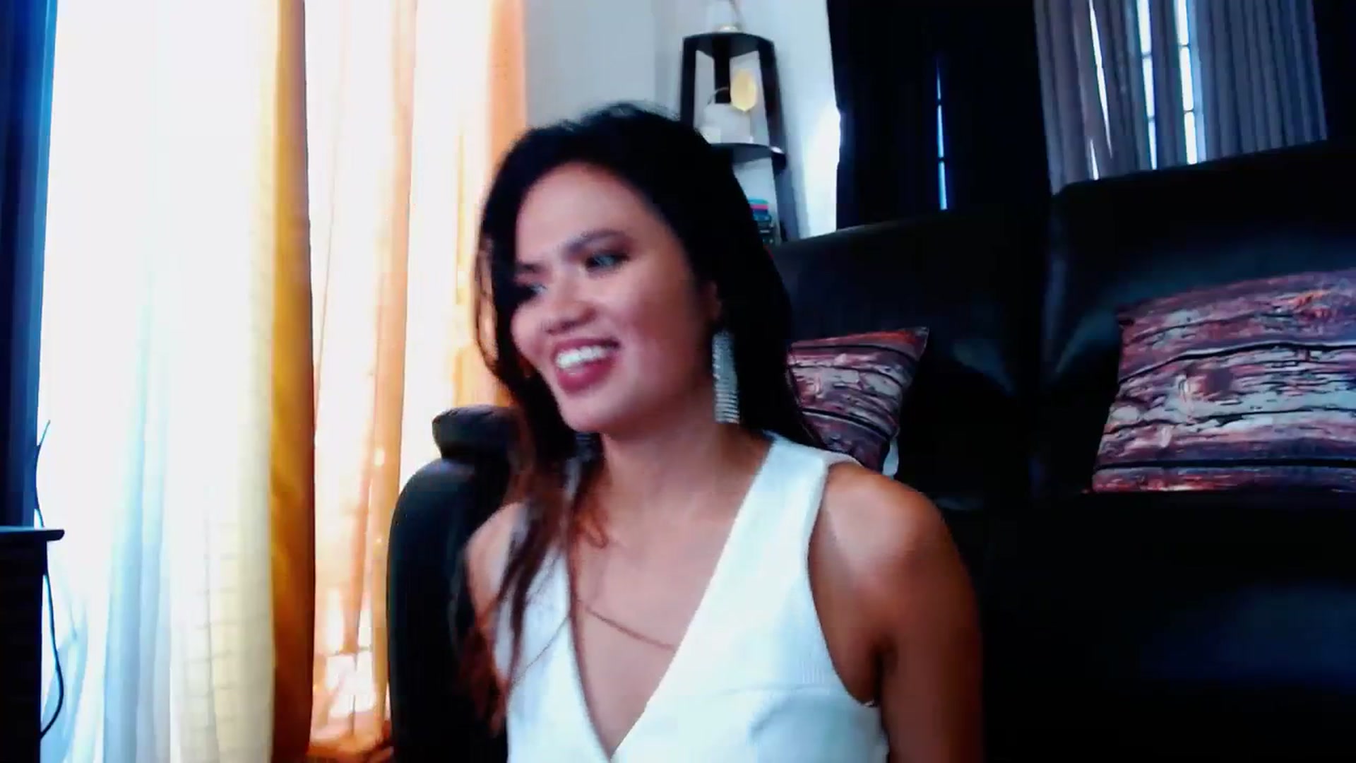 Gallery image thumbnail from SweetOne_4u's myfreecams stream on, 02/21/2024, 24:13 image 4 of 20