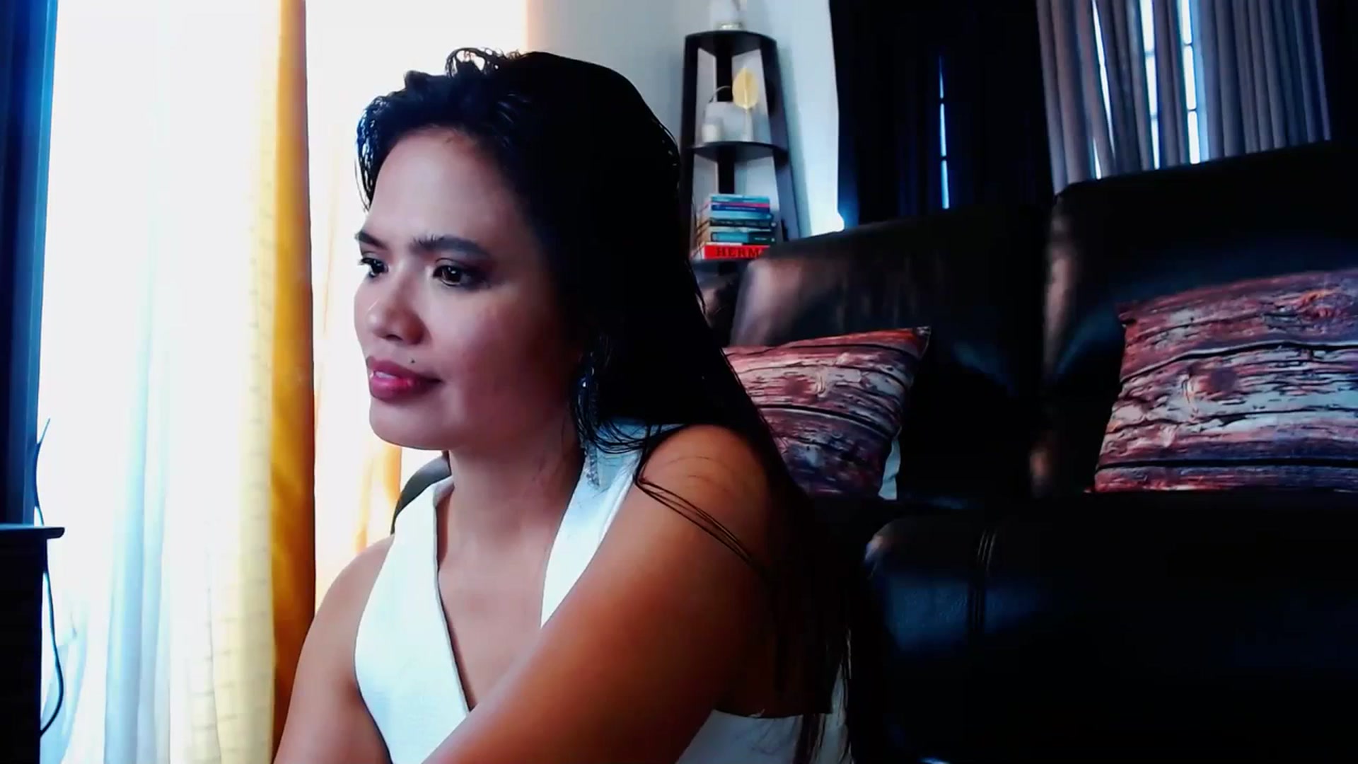 Gallery image thumbnail from SweetOne_4u's myfreecams stream on, 02/21/2024, 24:13 image 12 of 20