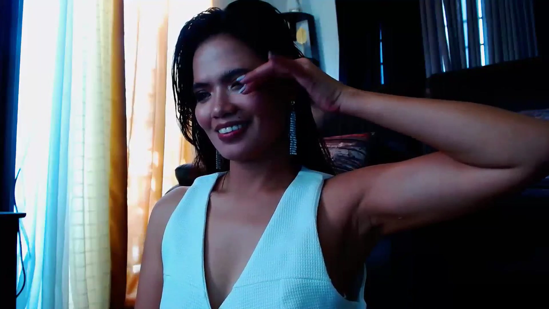 Gallery image thumbnail from SweetOne_4u's myfreecams stream on, 02/21/2024, 24:13 image 17 of 20