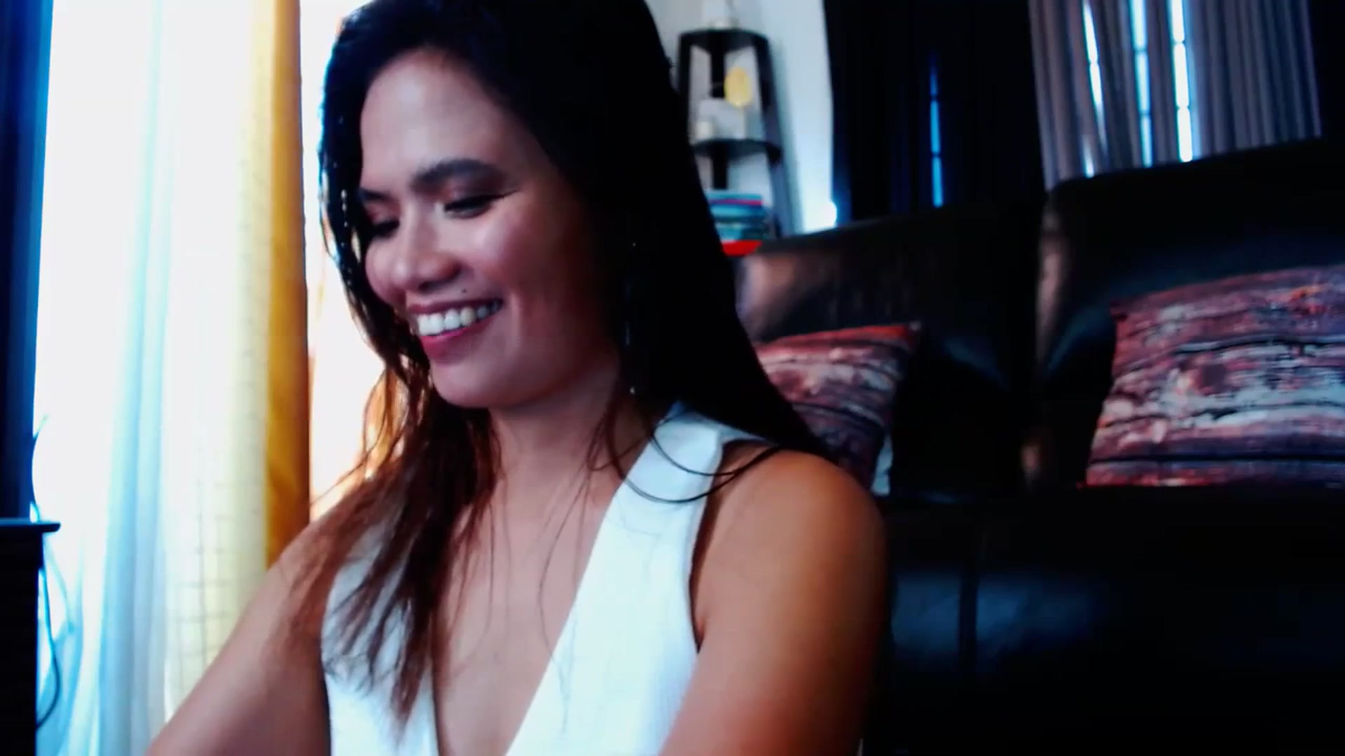 Gallery image thumbnail from SweetOne_4u's myfreecams stream on, 02/21/2024, 24:13 image 4 of 20