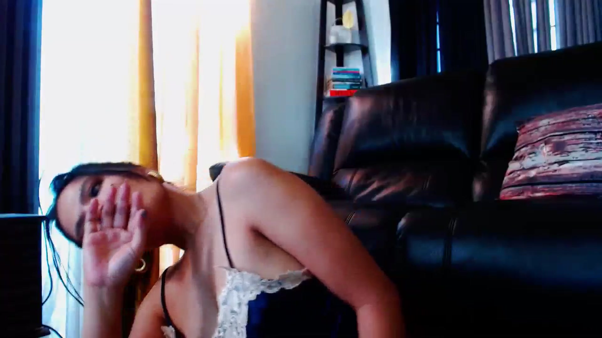 Gallery image thumbnail from SweetOne_4u's myfreecams stream on, 02/22/2024, 24:22 image 17 of 20
