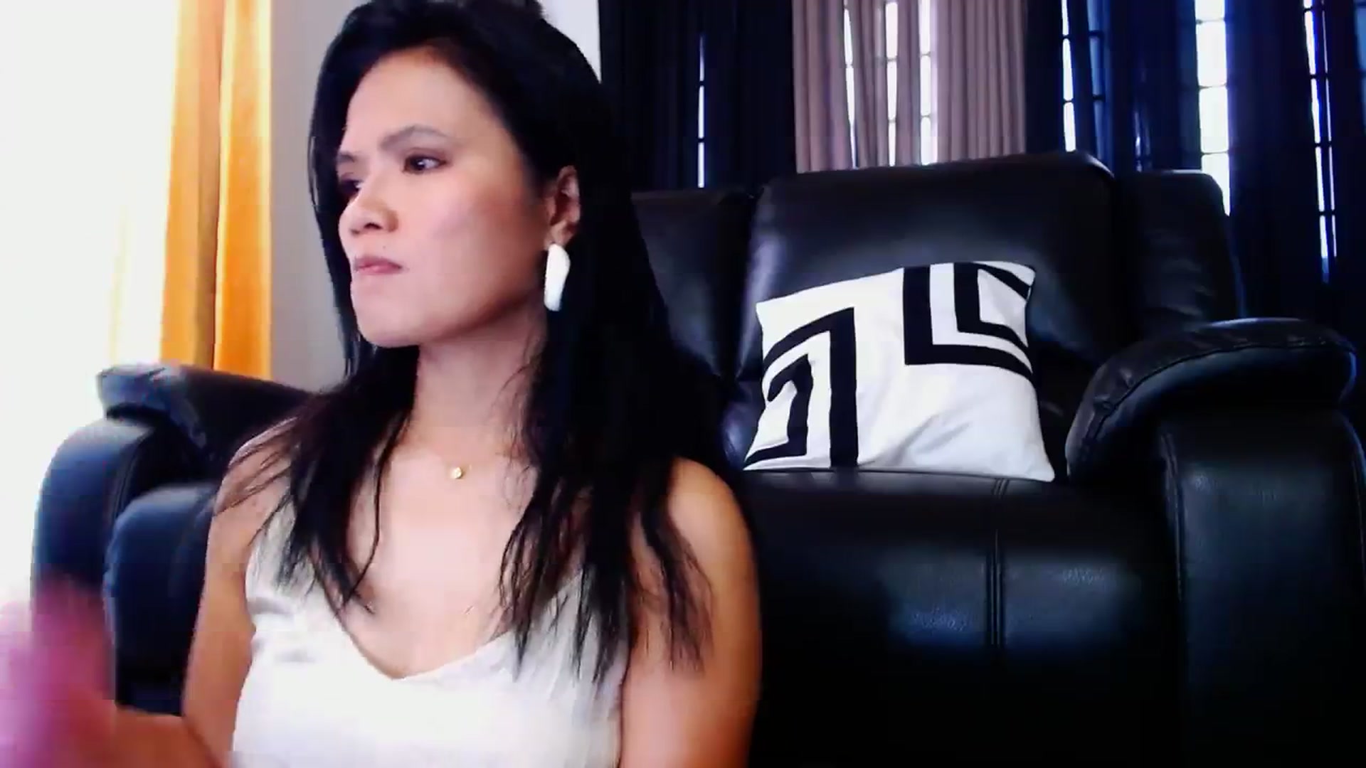 Gallery image thumbnail from SweetOne_4u's myfreecams stream on, 02/27/2024, 23:03 image 16 of 20