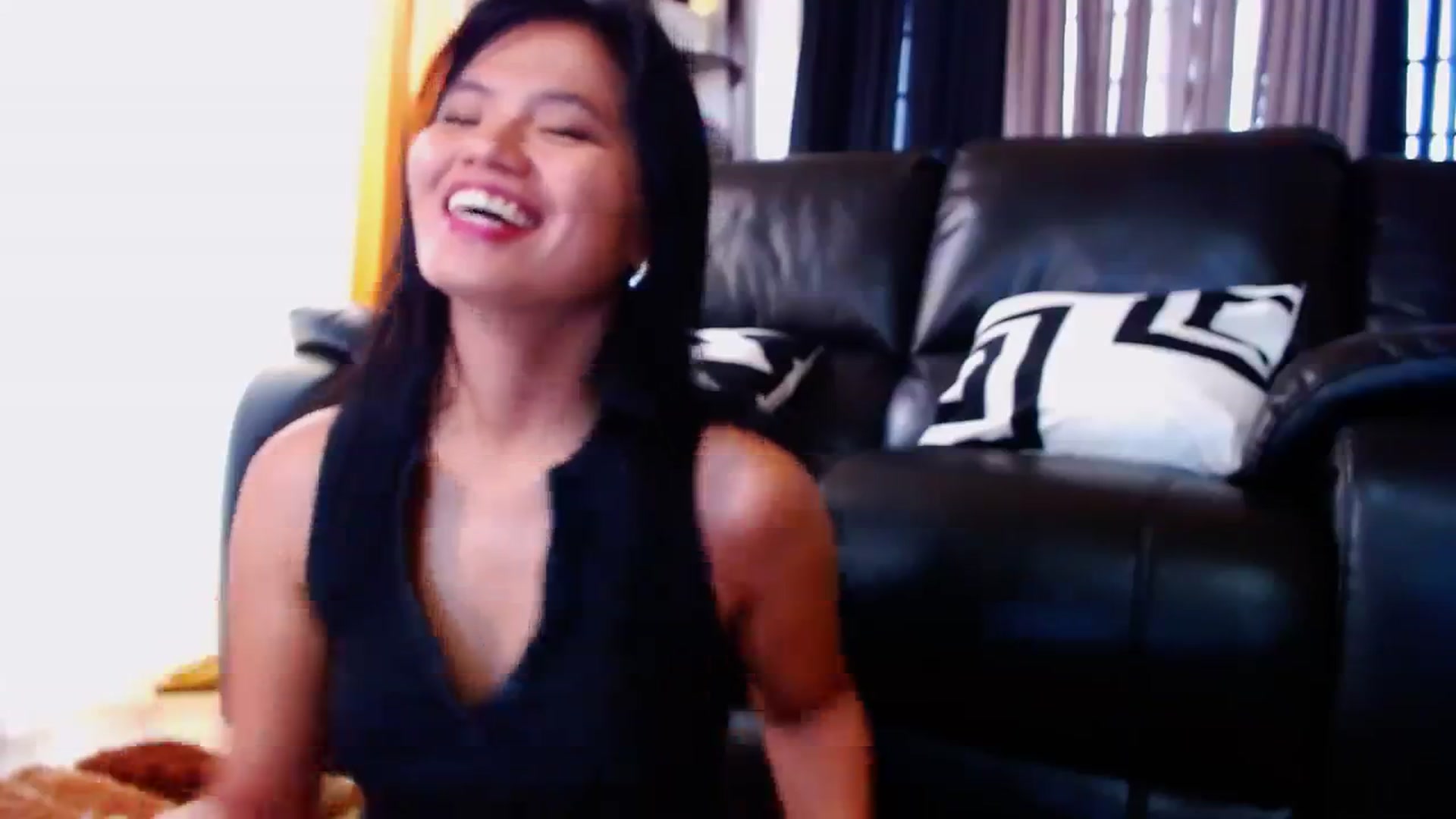 Gallery image thumbnail from SweetOne_4u's myfreecams stream on, 03/01/2024, 23:14 image 6 of 20