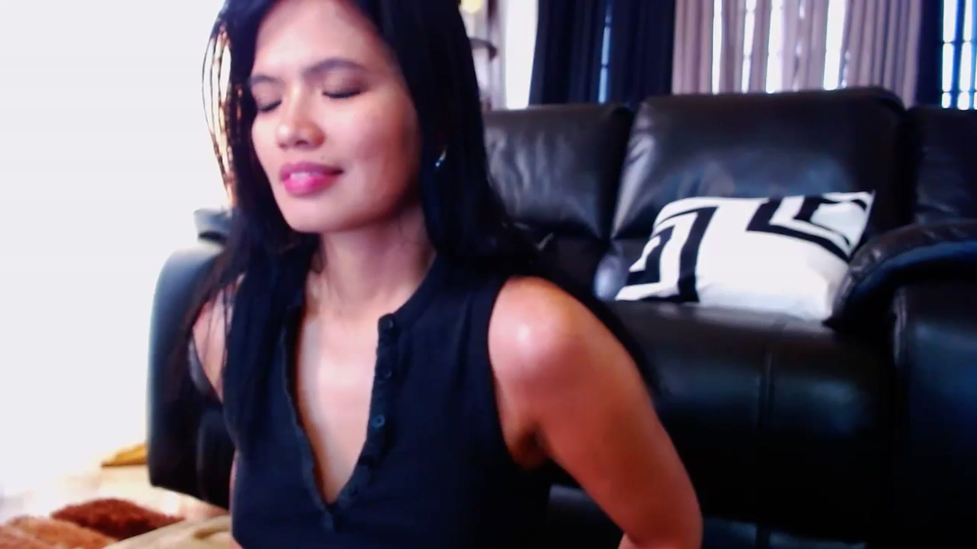 Gallery image thumbnail from SweetOne_4u's myfreecams stream on, 03/01/2024, 23:14 image 2 of 20