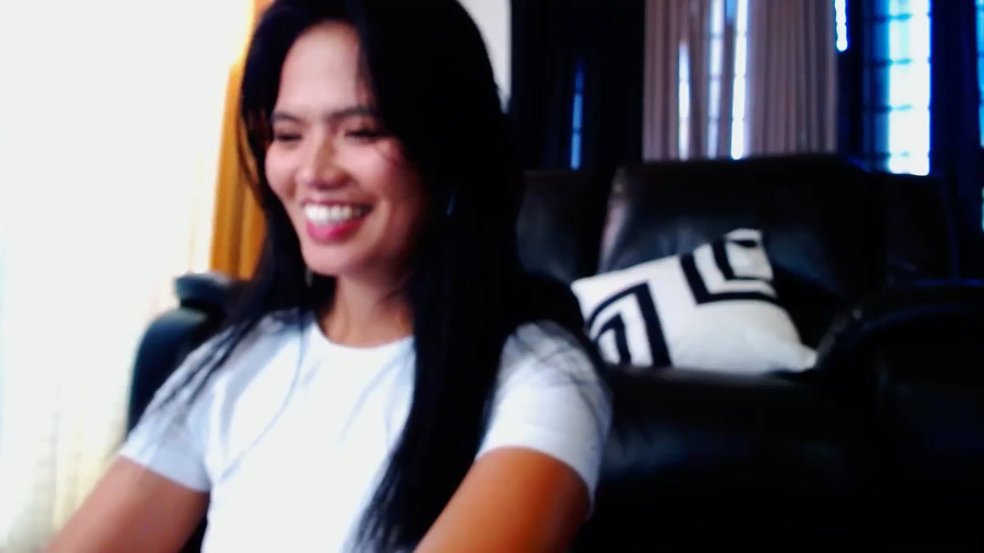 Gallery image thumbnail from SweetOne_4u's myfreecams stream on, 03/03/2024, 24:21 image 8 of 20