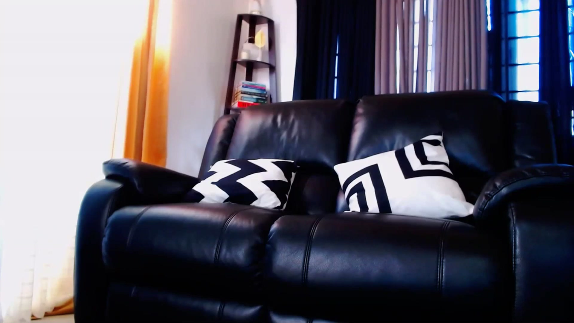 Gallery image thumbnail from SweetOne_4u's myfreecams stream on, 03/03/2024, 24:21 image 10 of 20