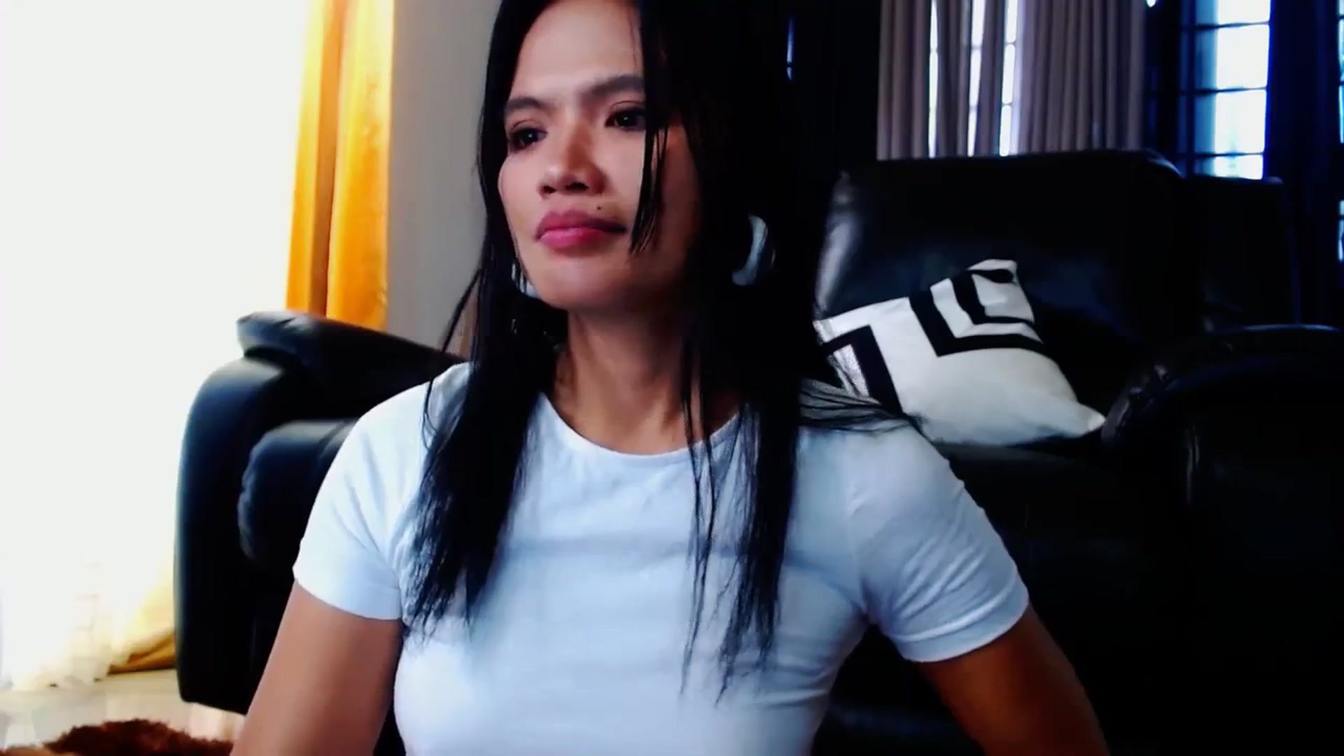 Gallery image thumbnail from SweetOne_4u's myfreecams stream on, 03/03/2024, 01:12 image 10 of 20