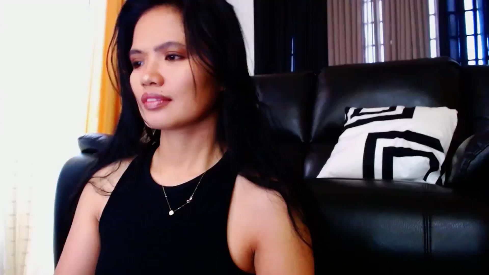Gallery image thumbnail from SweetOne_4u's myfreecams stream on, 03/08/2024, 22:31 image 13 of 20