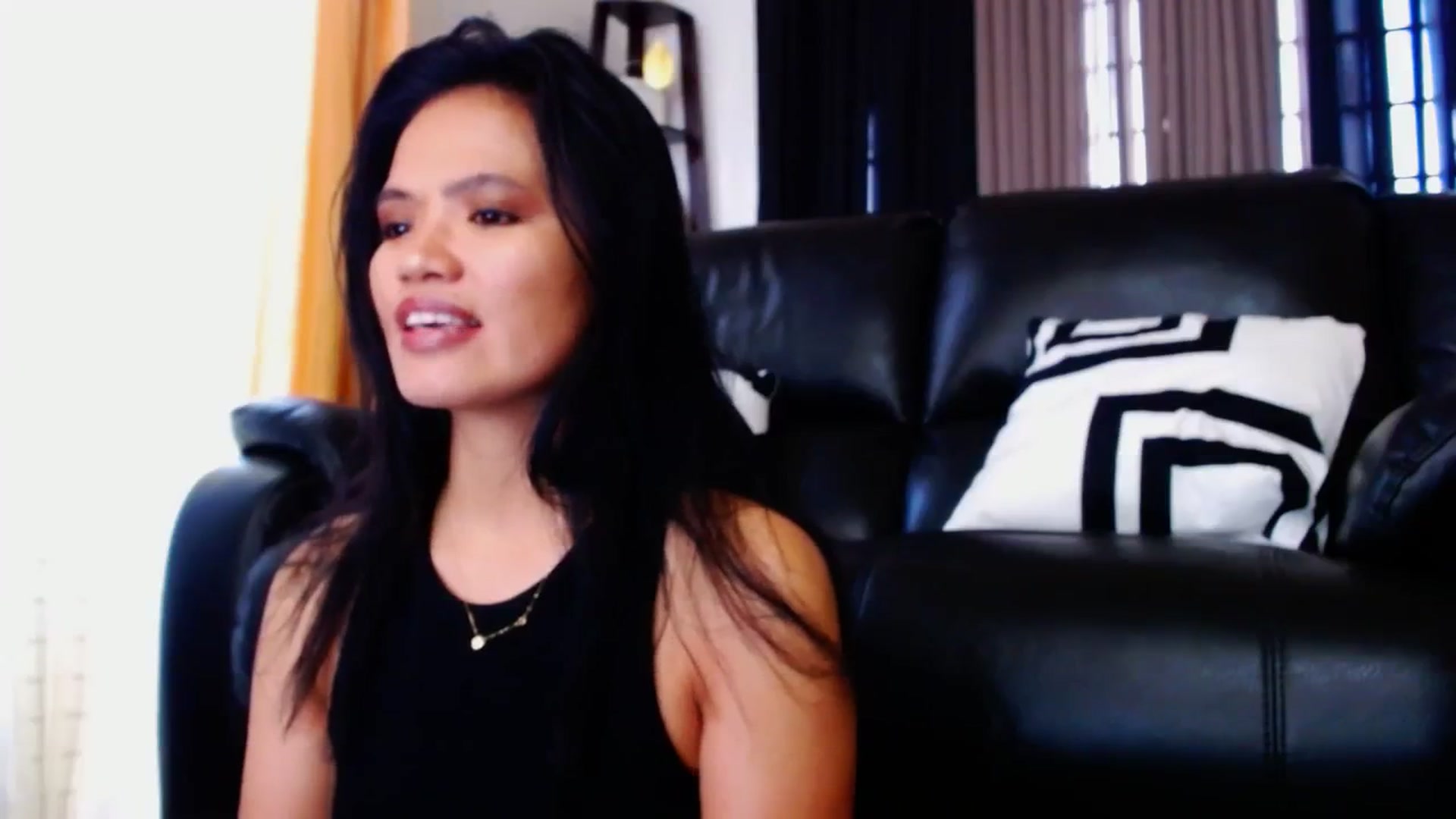 Gallery image thumbnail from SweetOne_4u's myfreecams stream on, 03/08/2024, 22:31 image 18 of 20