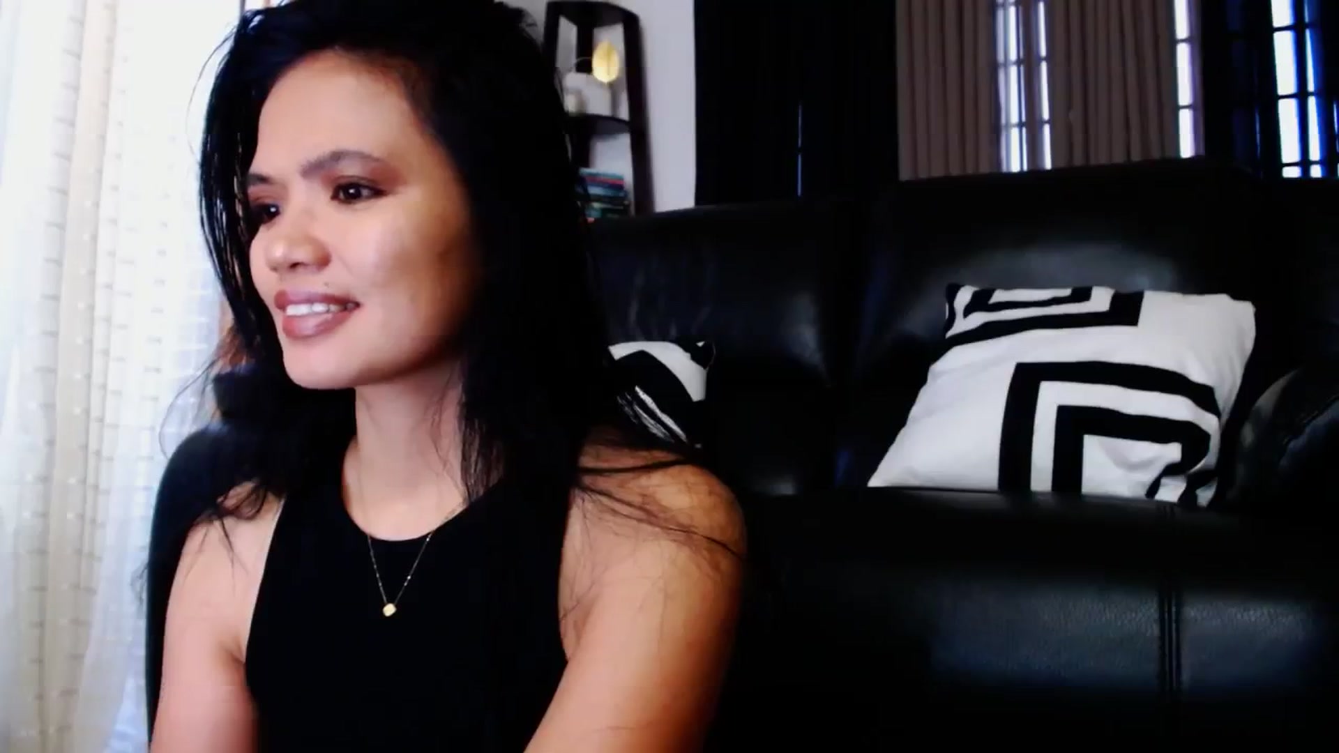 Gallery image thumbnail from SweetOne_4u's myfreecams stream on, 03/08/2024, 22:31 image 2 of 20