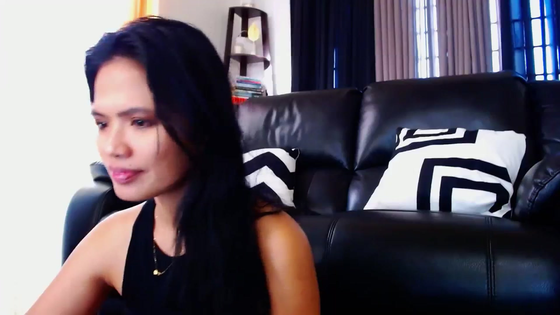 Gallery image thumbnail from SweetOne_4u's myfreecams stream on, 03/09/2024, 24:33 image 3 of 20