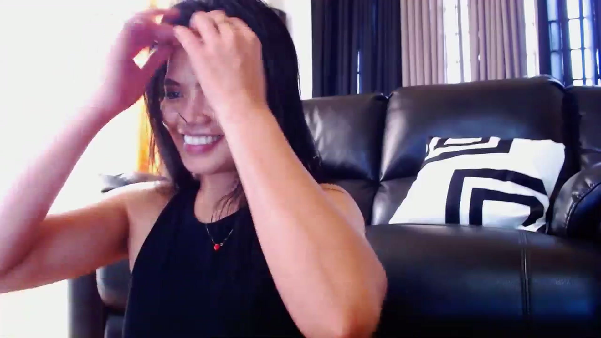 Gallery image thumbnail from SweetOne_4u's myfreecams stream on, 03/09/2024, 01:28 image 16 of 20
