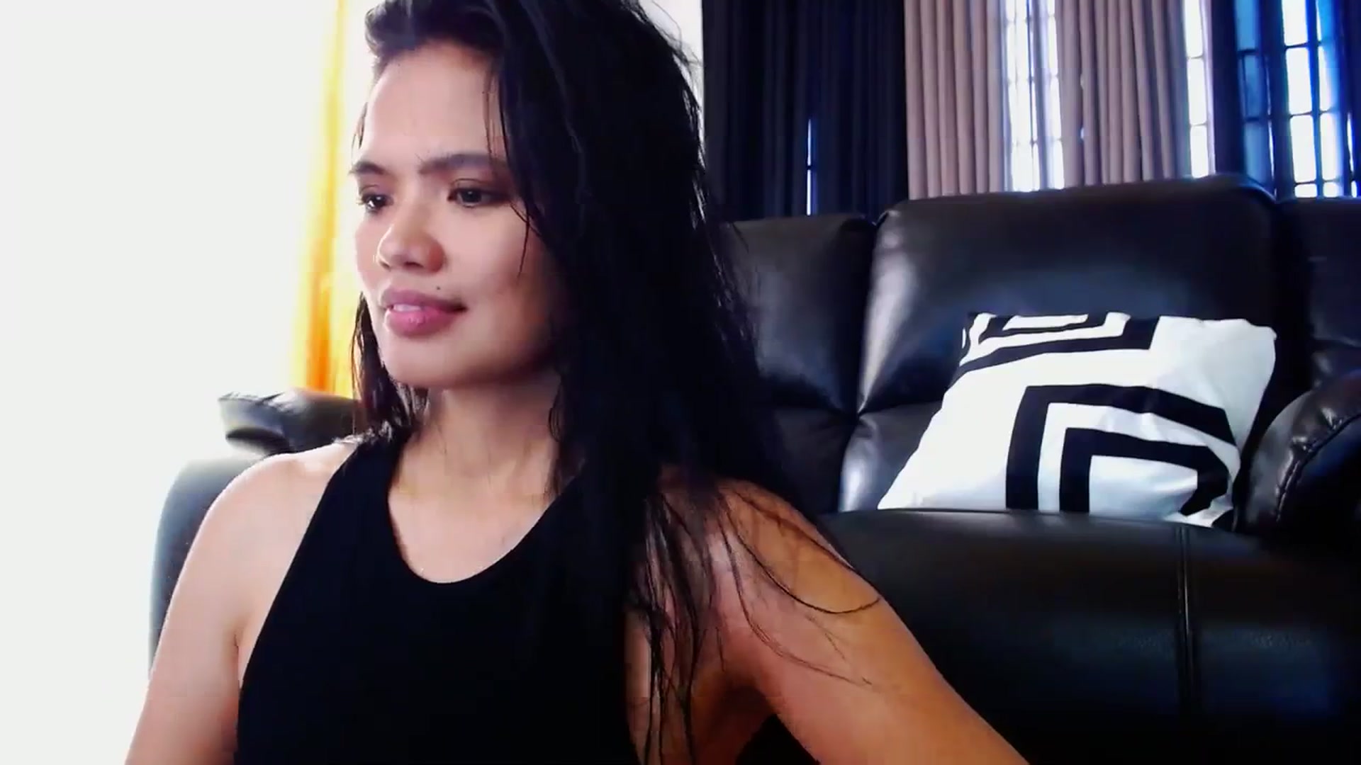 Gallery image thumbnail from SweetOne_4u's myfreecams stream on, 03/09/2024, 01:28 image 10 of 20