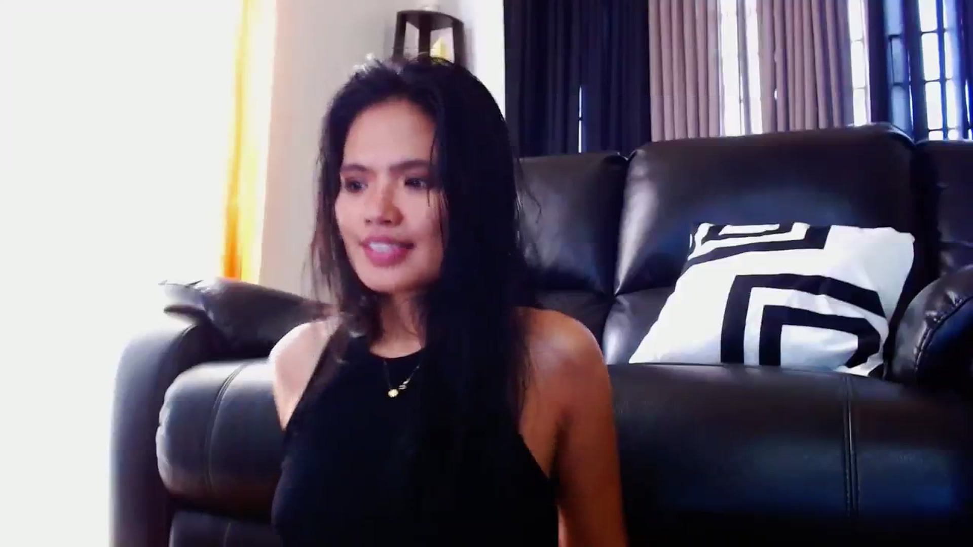 Gallery image thumbnail from SweetOne_4u's myfreecams stream on, 03/09/2024, 01:28 image 18 of 20