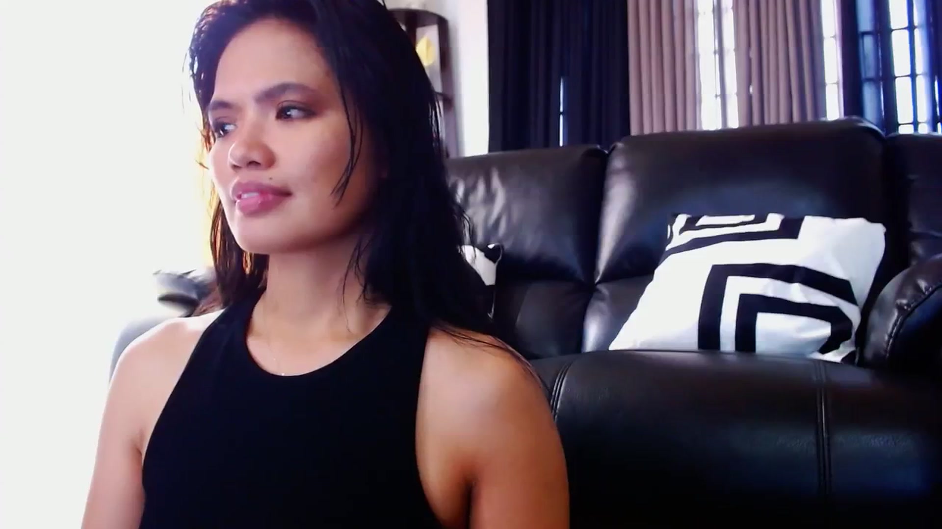 Gallery image thumbnail from SweetOne_4u's myfreecams stream on, 03/09/2024, 01:28 image 13 of 20