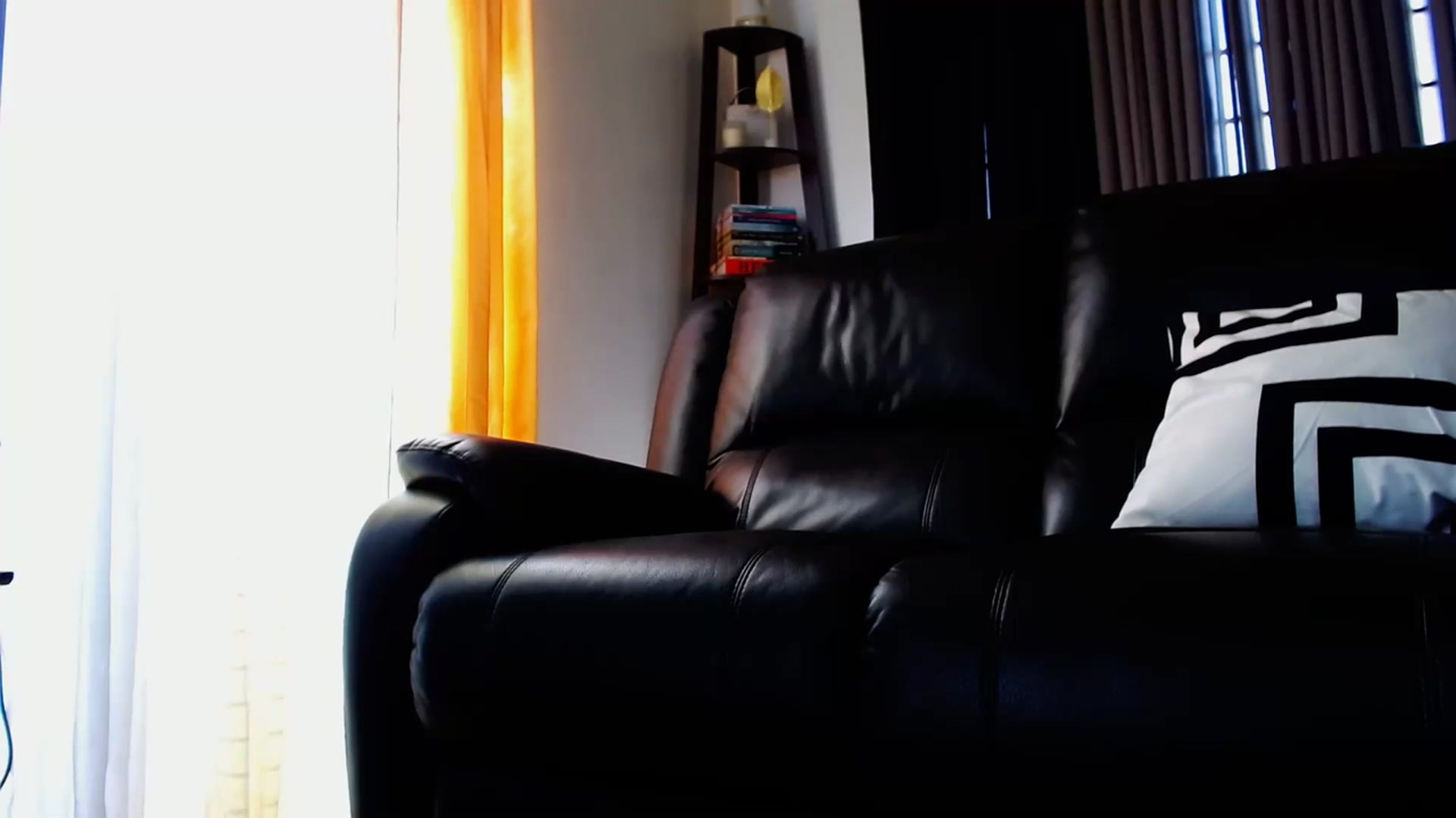 Gallery image thumbnail from SweetOne_4u's myfreecams stream on, 03/10/2024, 01:44 image 18 of 20