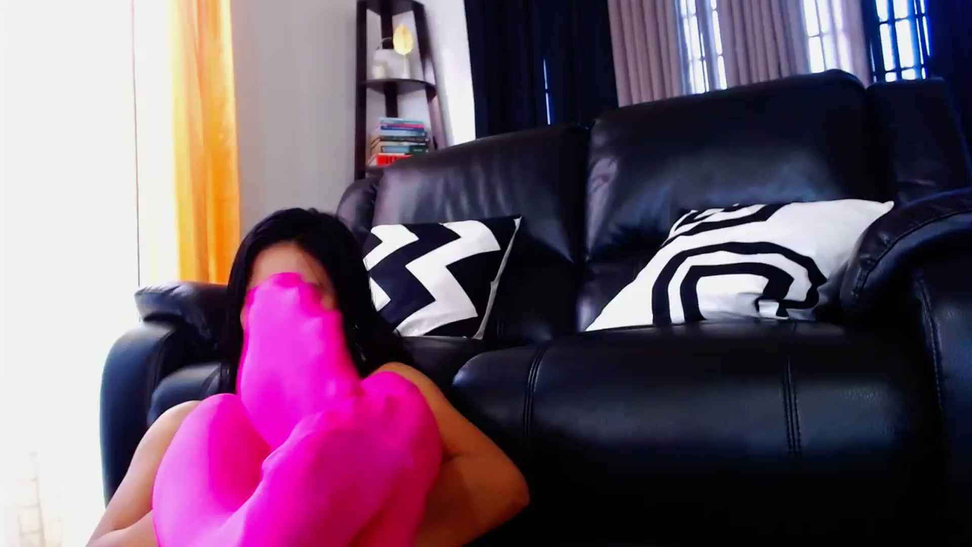Gallery image thumbnail from SweetOne_4u's myfreecams stream on, 03/12/2024, 23:02 image 19 of 20